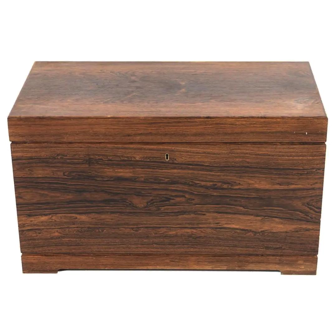 POUL HELTBORG ROSEWOOD BLANKET CHEST, C. 1970 (1 of 10)