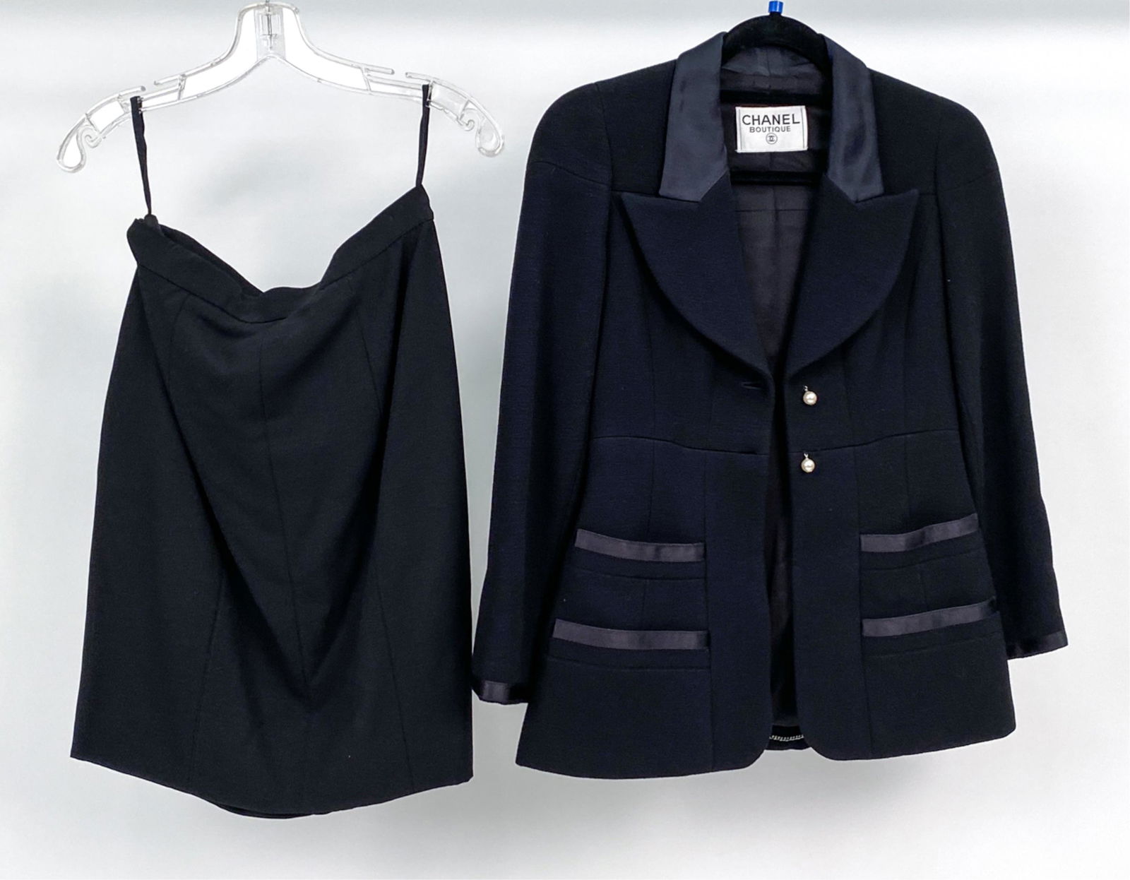 VINTAGE CHANEL JACKET & PENCIL SKIRT (1 of 6)