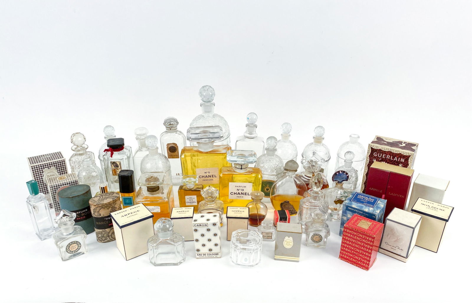 LARGE GROUPING OF VINTAGE PERFUMES INCL. CHANEL (1 of 16)