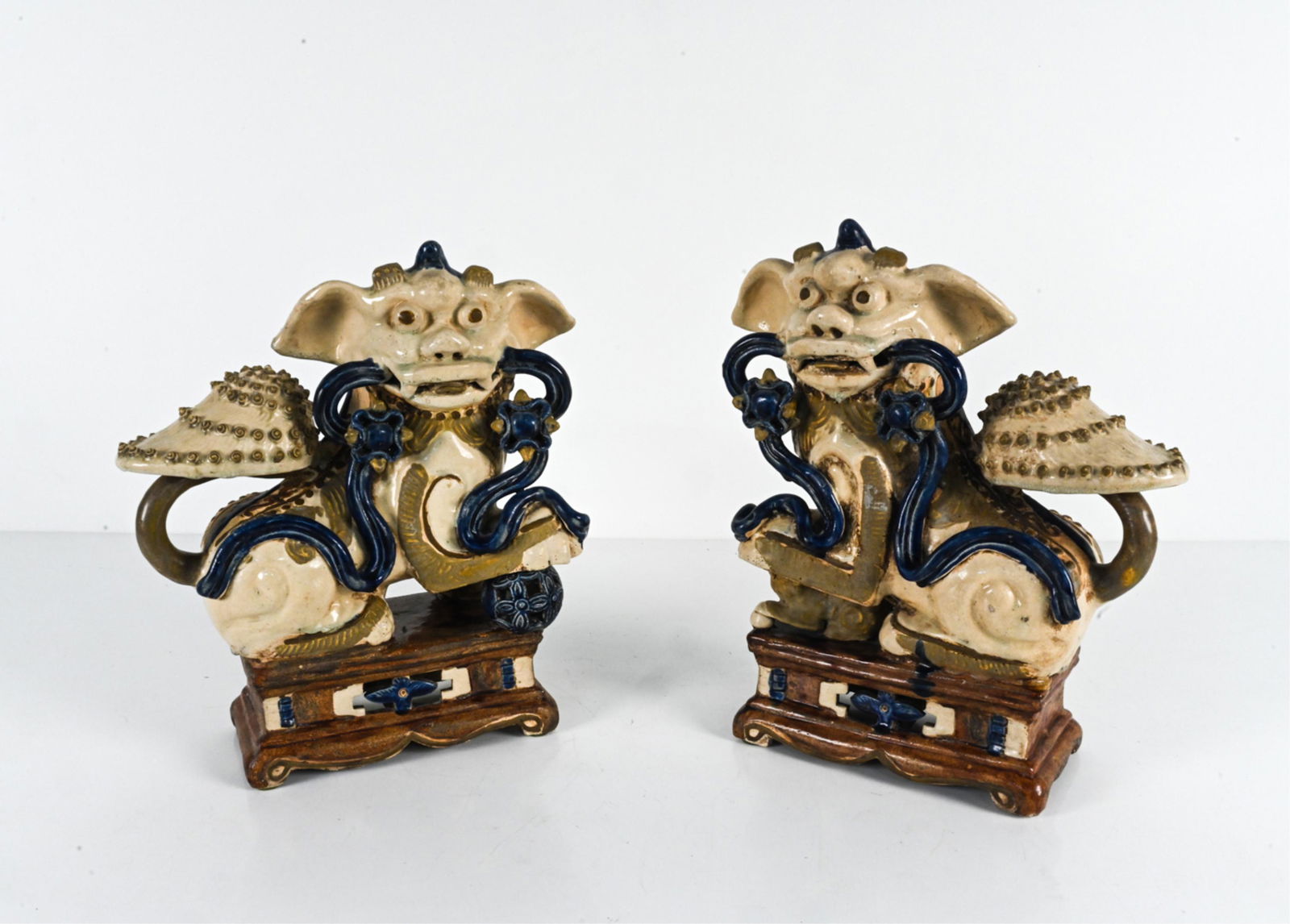 PAIR OF CERAMIC FOO LIONS (1 of 11)