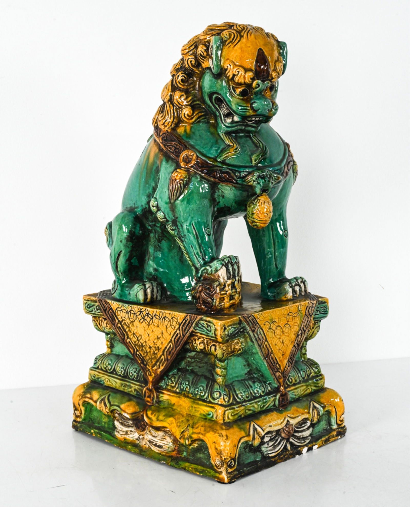 MID-CENTURY CERAMIC & PLASTER FOO LION GUARDIAN (1 of 13)