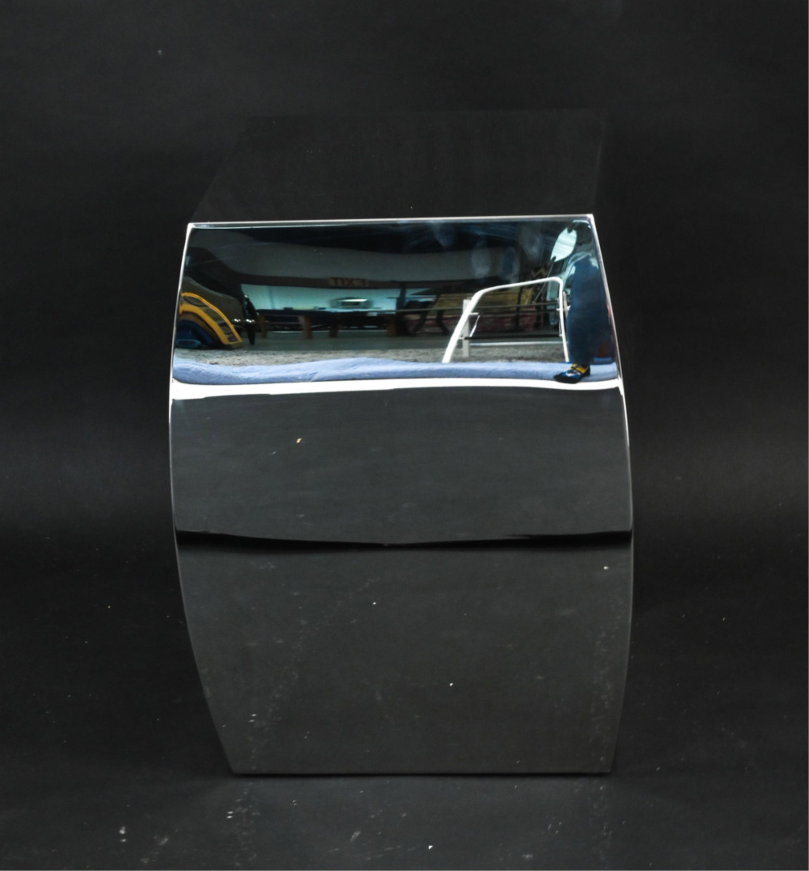 MEGARON STUDIO CHROME DRUMCUZI END TABLE (1 of 10)