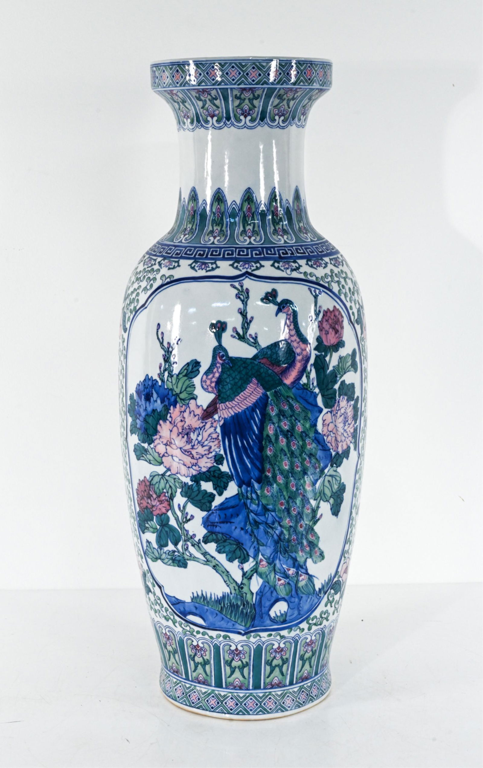 CONTEMPORARY CHINESE PORCELAIN PALACE VASE (1 of 14)