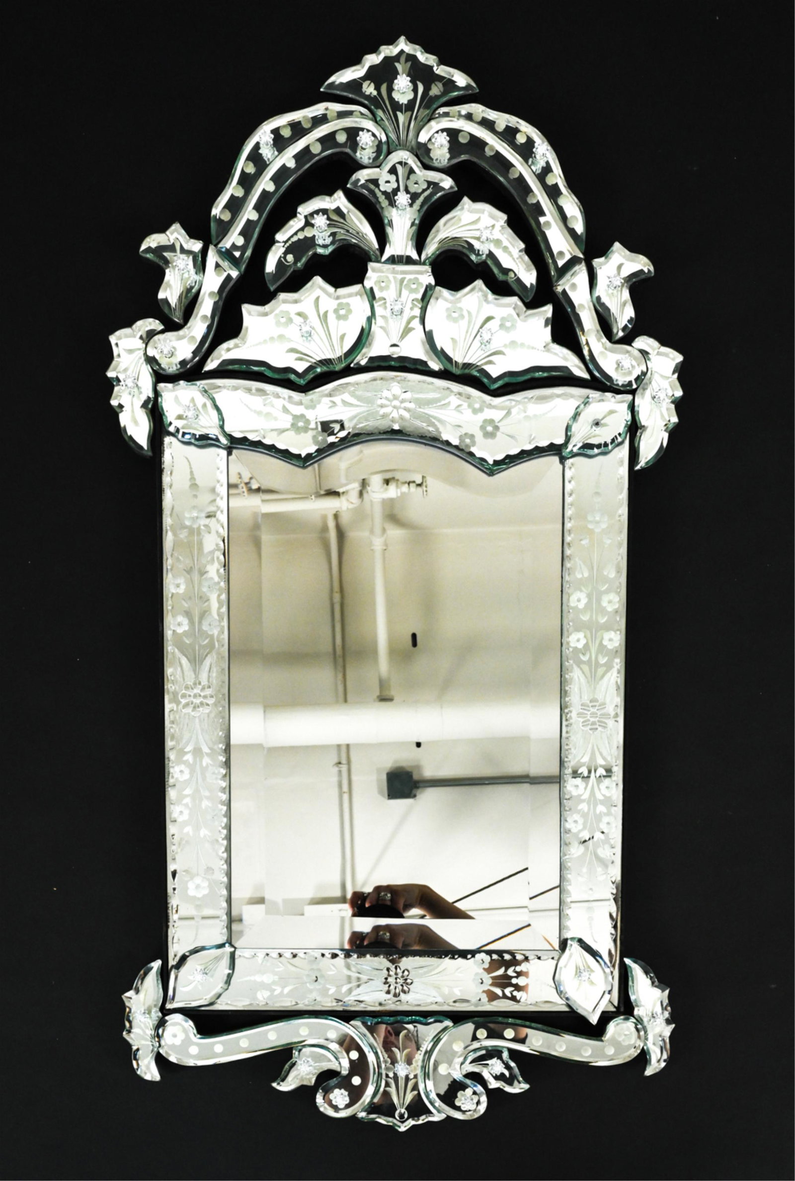 CONTEMPORARY VENETIAN ETCHED GLASS WALL MIRROR (1 of 10)