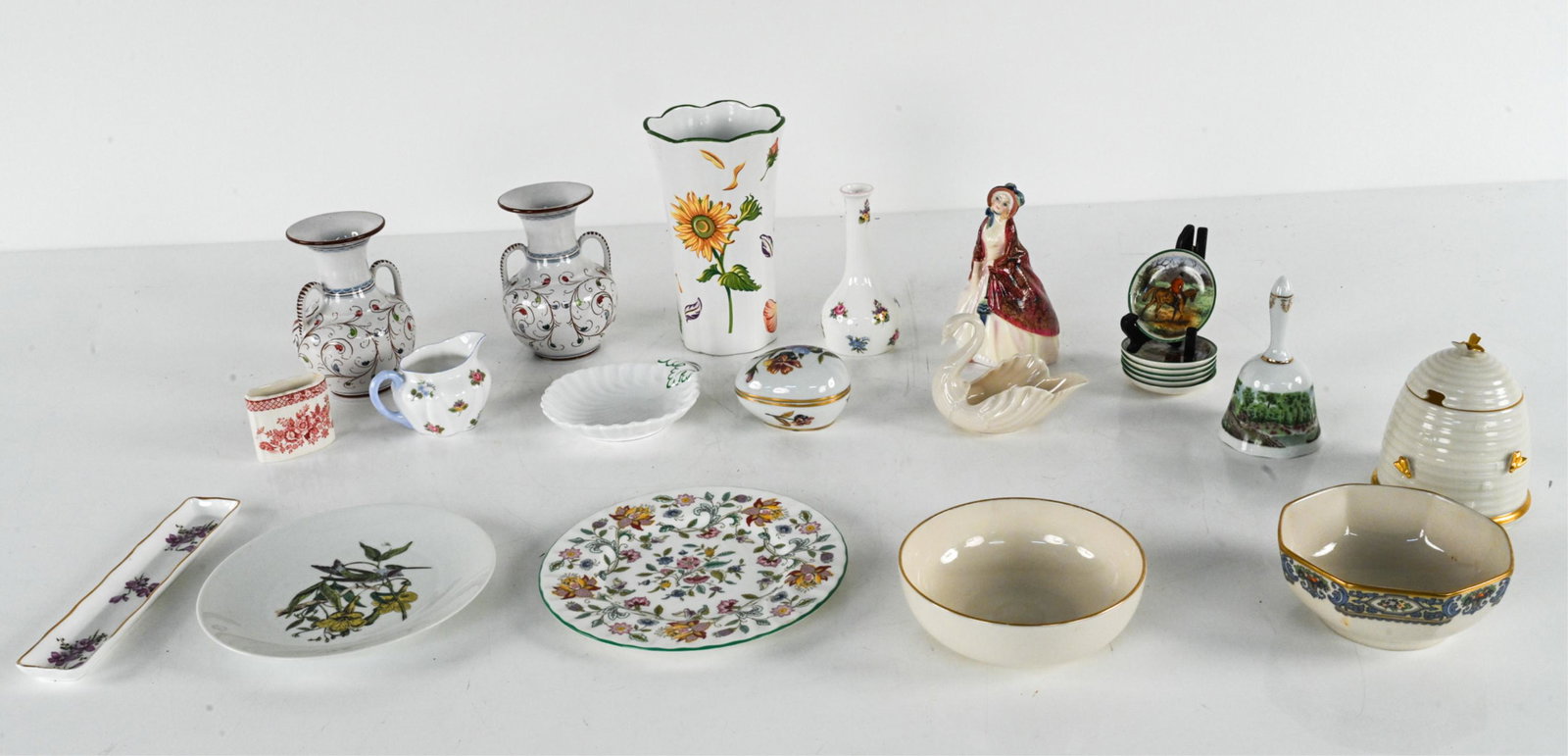 GROUPING OF FINE PORCELAIN INCL. MINTON, LIMOGES (1 of 12)