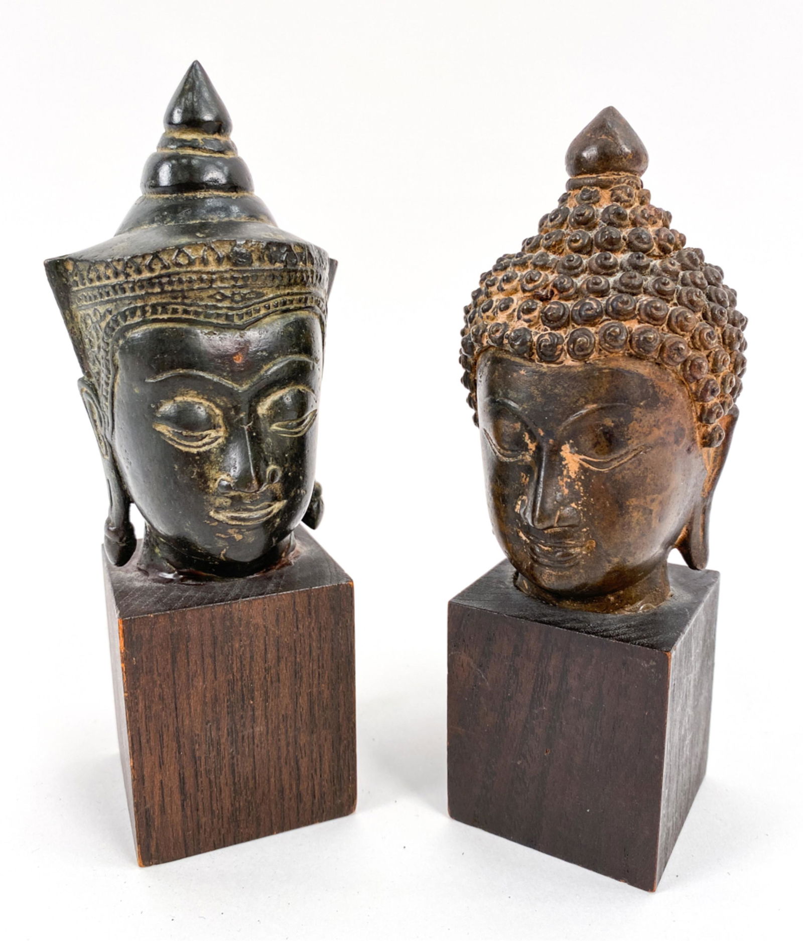 (2) ANTIQUE EARLY THAI BRONZE BUDDHA HEADS (1 of 9)