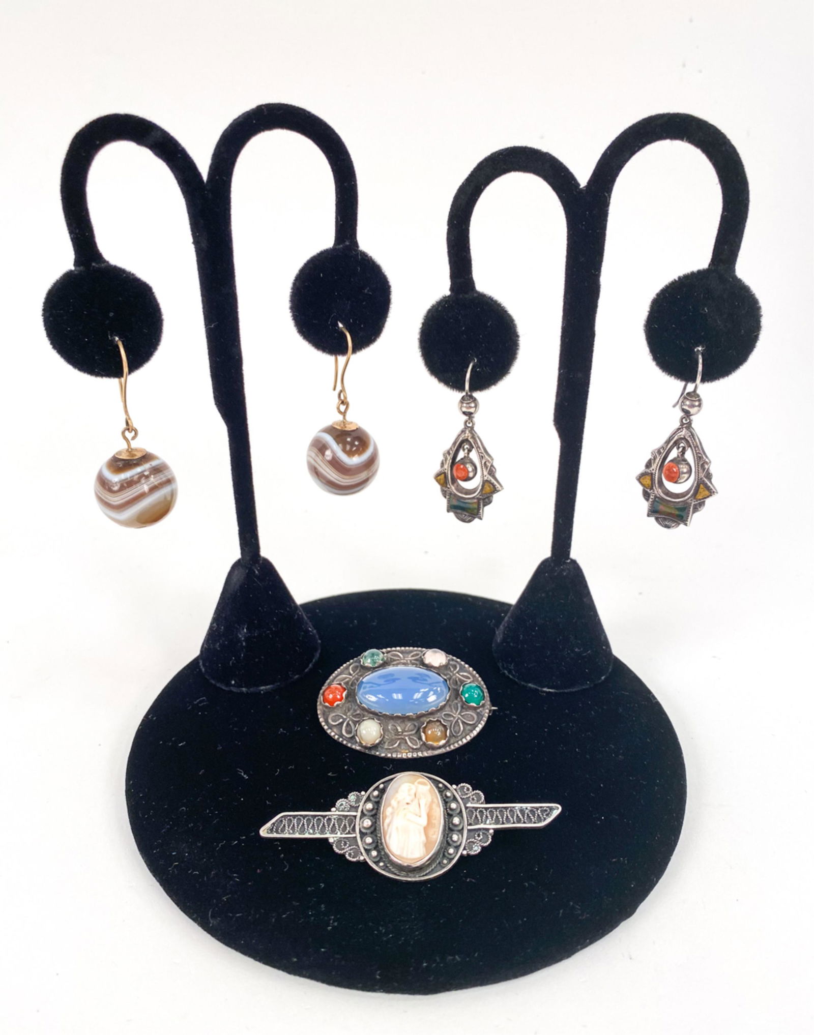 GROUPING OF SEMIPRECIOUS & STERLING SILVER JEWELRY (1 of 15)