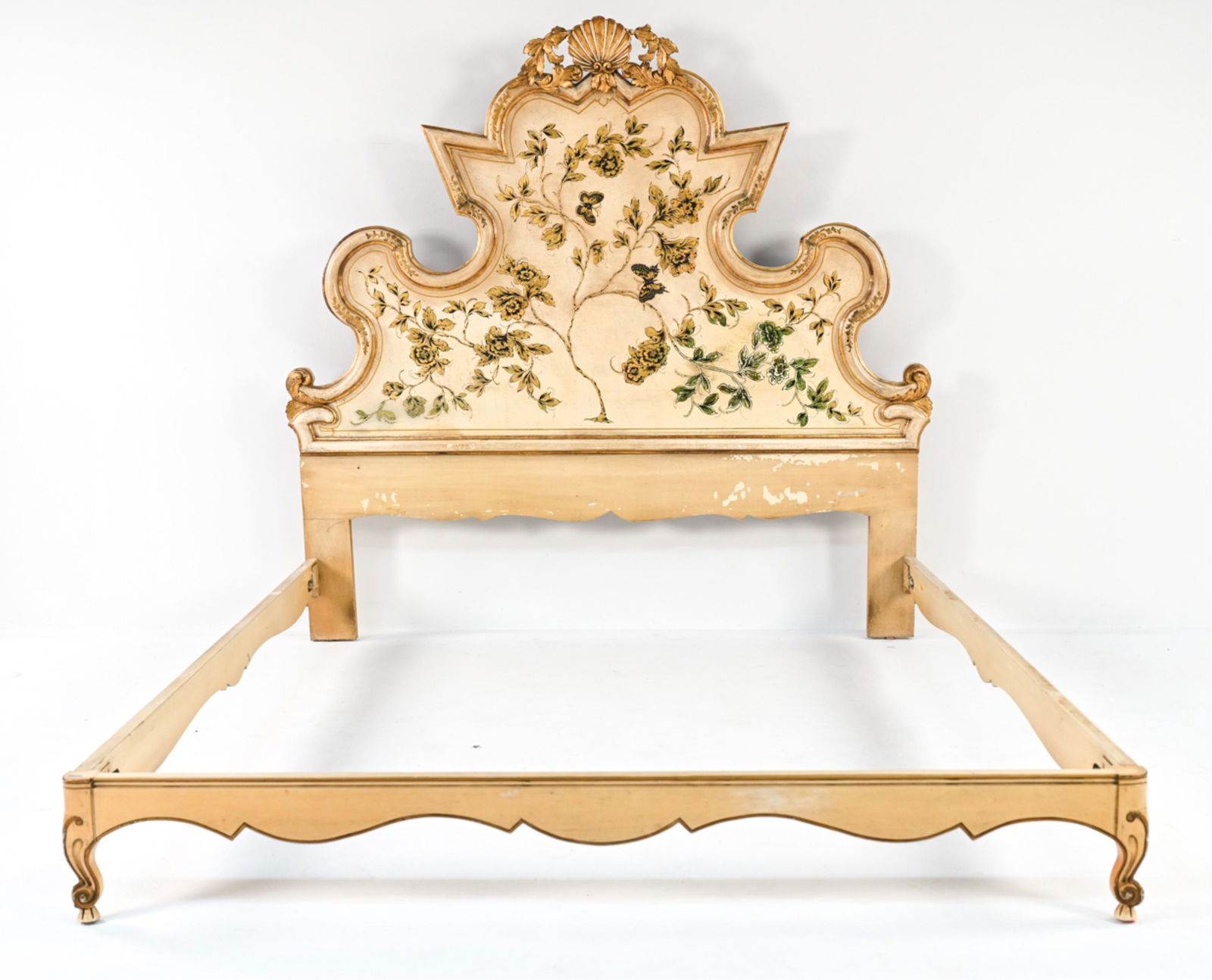 FLORENTINE STYLE CARVED GILTWOOD QUEEN BED FRAME (1 of 5)