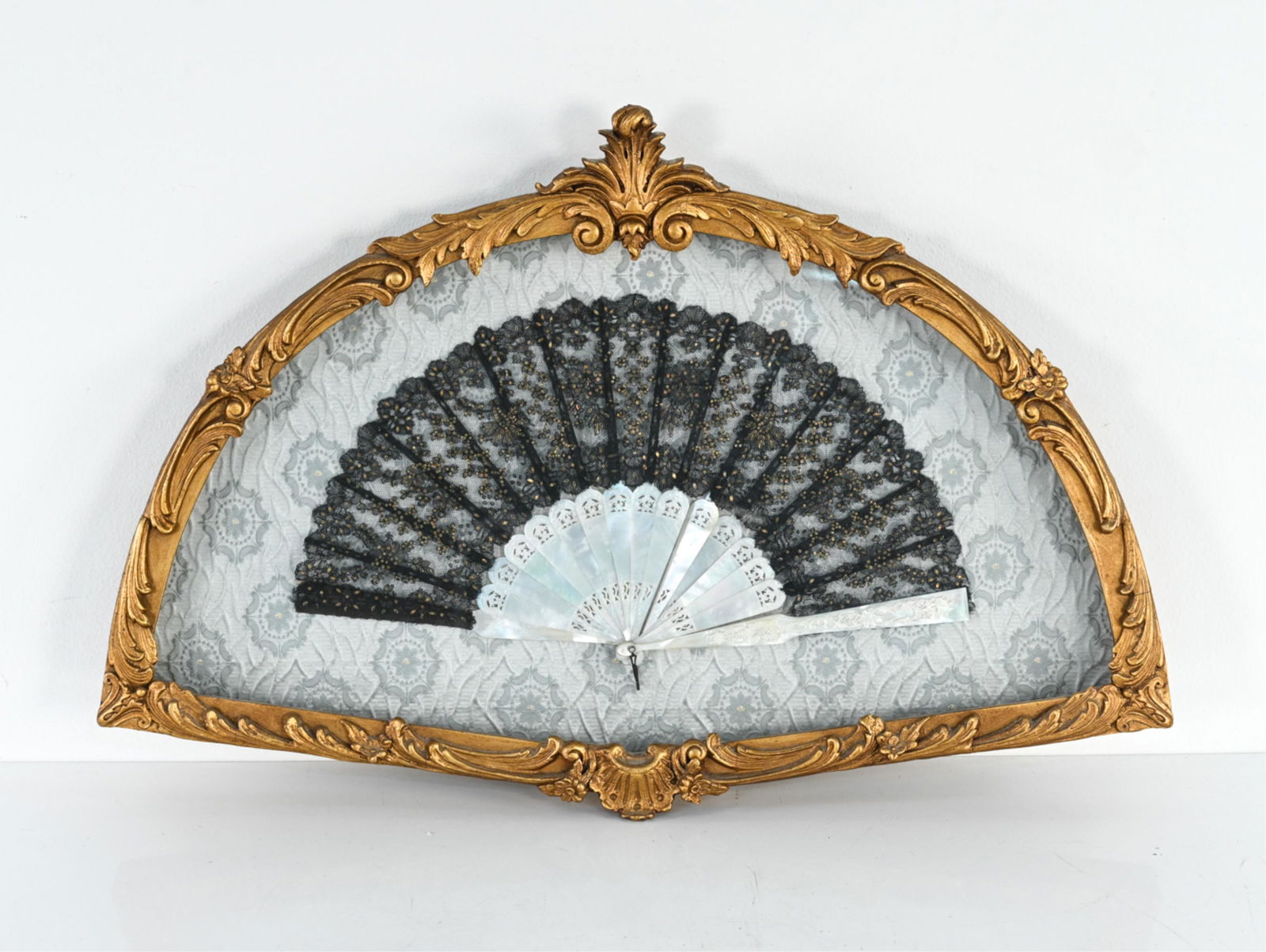 ANTIQUE SPANISH LACE FAN IN CUSTOM FRAME (1 of 9)