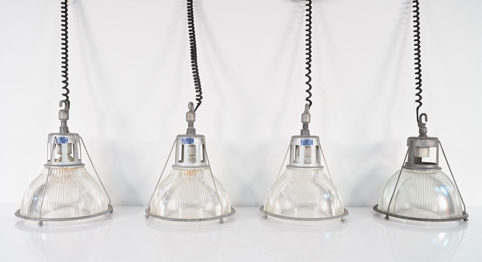 (4) HOLOPHANE INDUSTRIAL PENDANT LIGHTS INCL LOBAY (1 of 10)