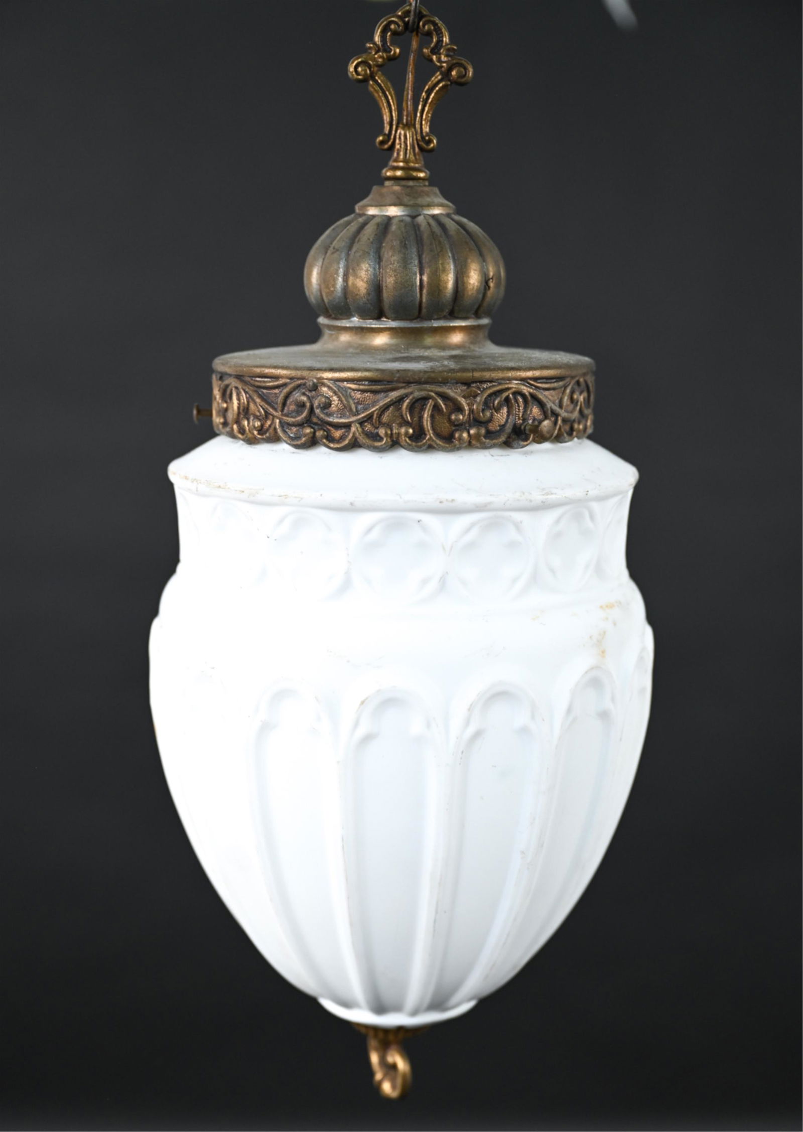 ANTIQUE MILK GLASS PENDANT LIGHT FIXTURE (1 of 8)