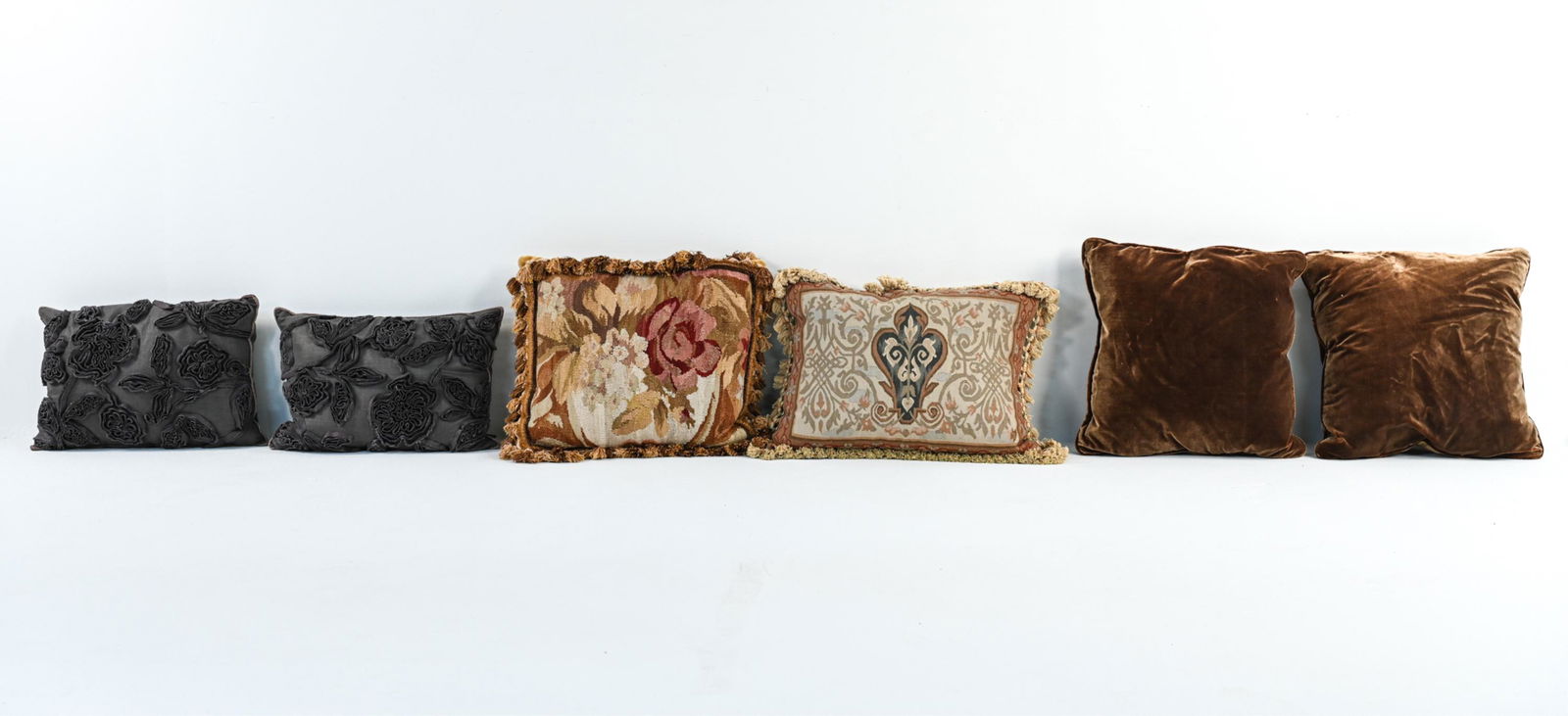 (6) THROW PILLOWS INCL. AUBUSSON-STYLE TAPESTRY (1 of 8)