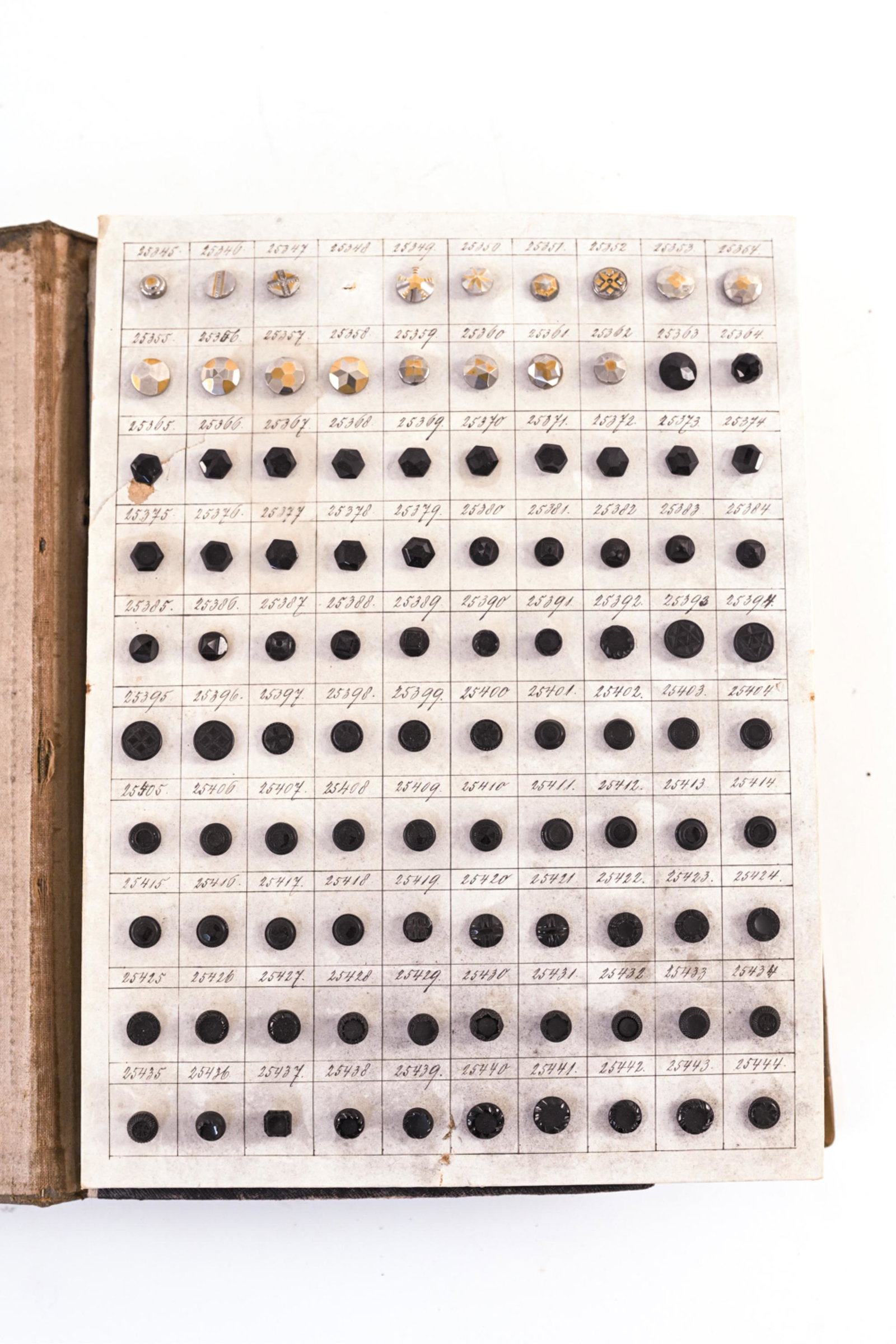 GROUPING OF ANTIQUE BUTTONS (1 of 10)