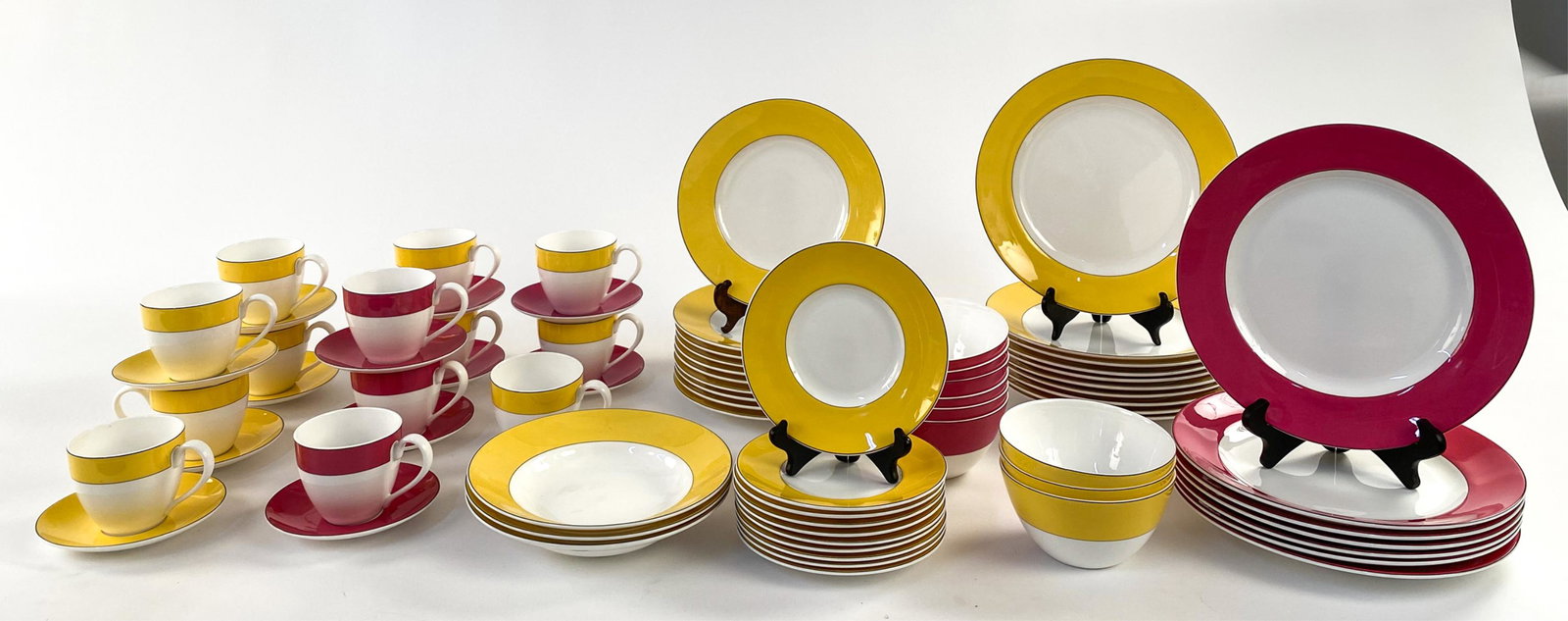 KATE SPADE "RUTHERFORD CIRCLE" DINNER SERVICE (1 of 11)