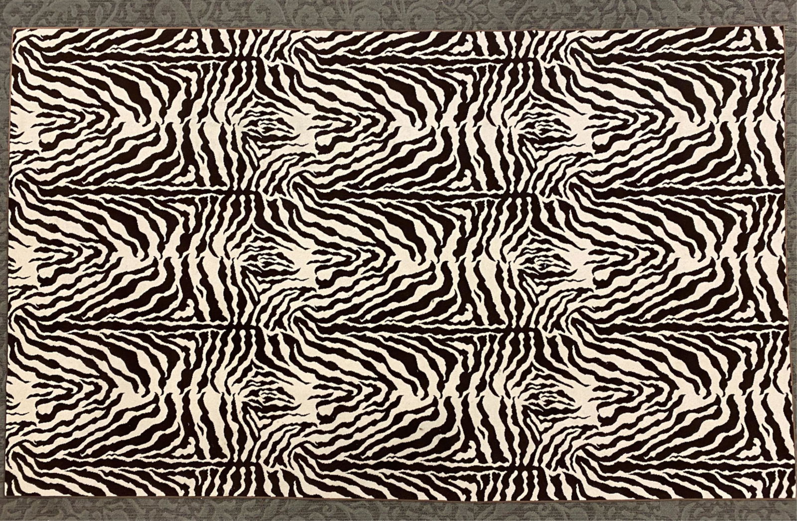 STARK ZEBRA PATTERN AREA RUG (1 of 8)