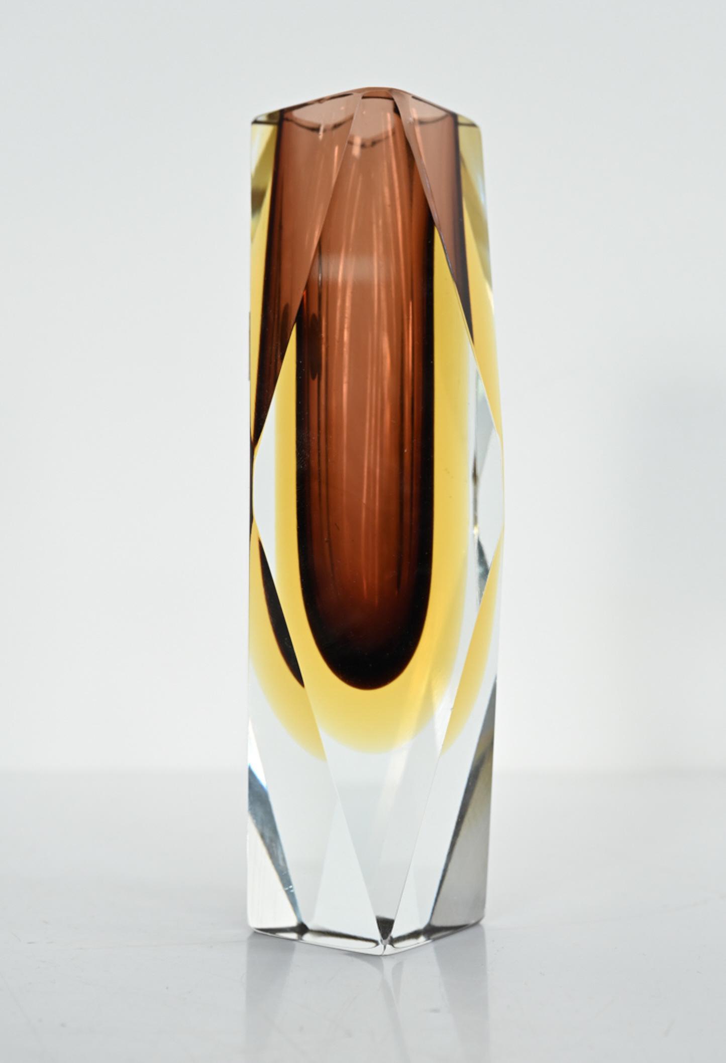 BUCELLI CRISTALLI MURANO GLASS SOMMERSO VASE (1 of 8)