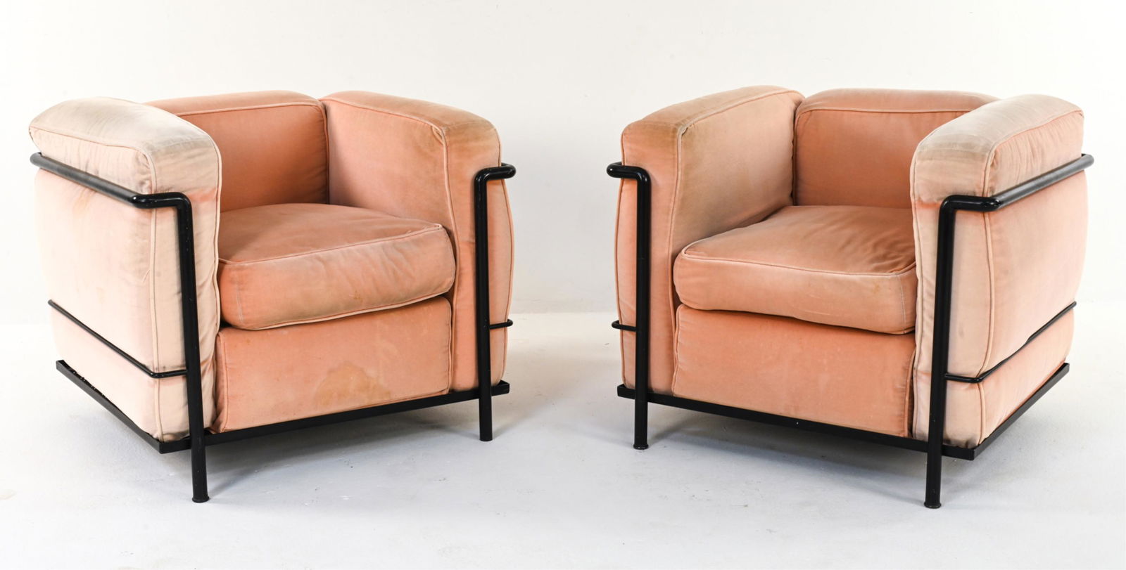PAIR OF LE CORBUSIER LC2 CLUB CHAIRS FOR CASSINA (1 of 10)