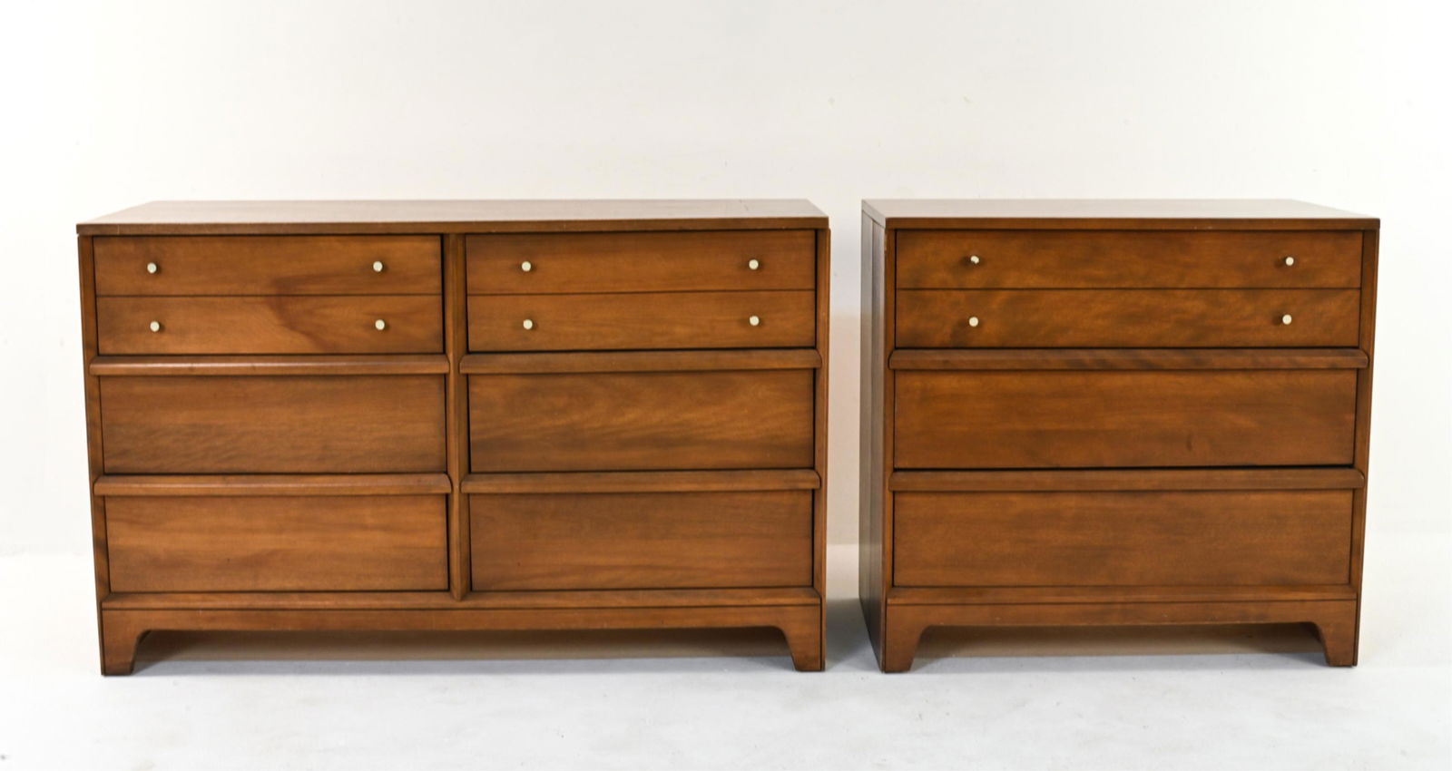 (2) MID-CENTURY BAUMRITTER BIRCHCRAFT CHESTS (1 of 14)