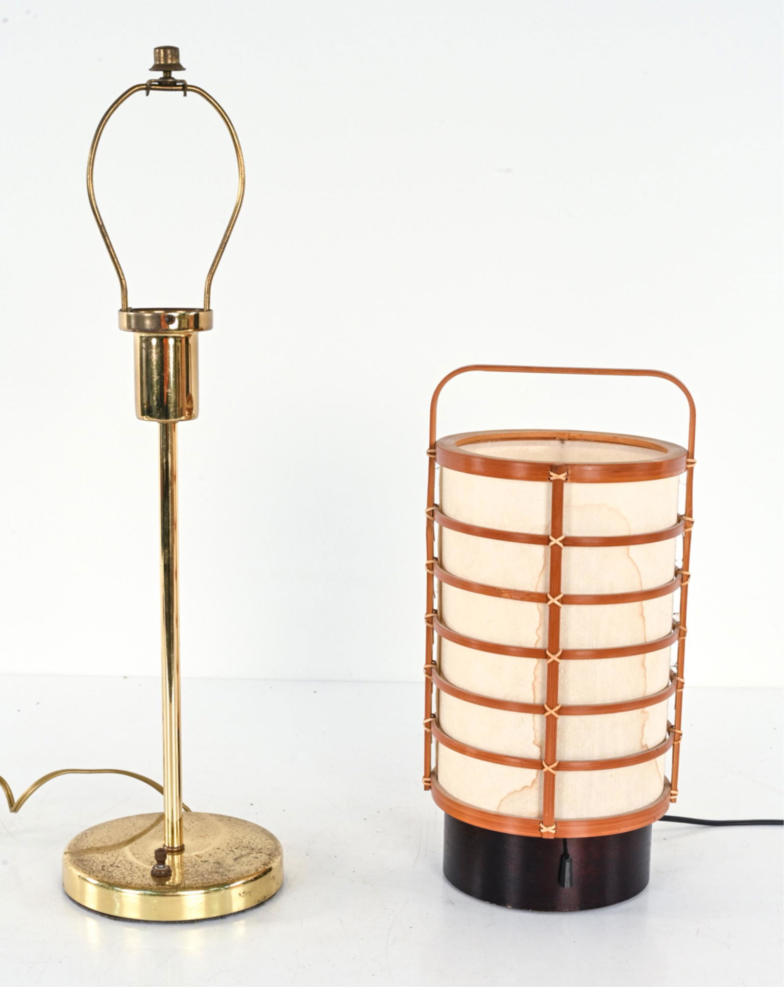 (2) VINTAGE TABLE LAMPS (1 of 12)