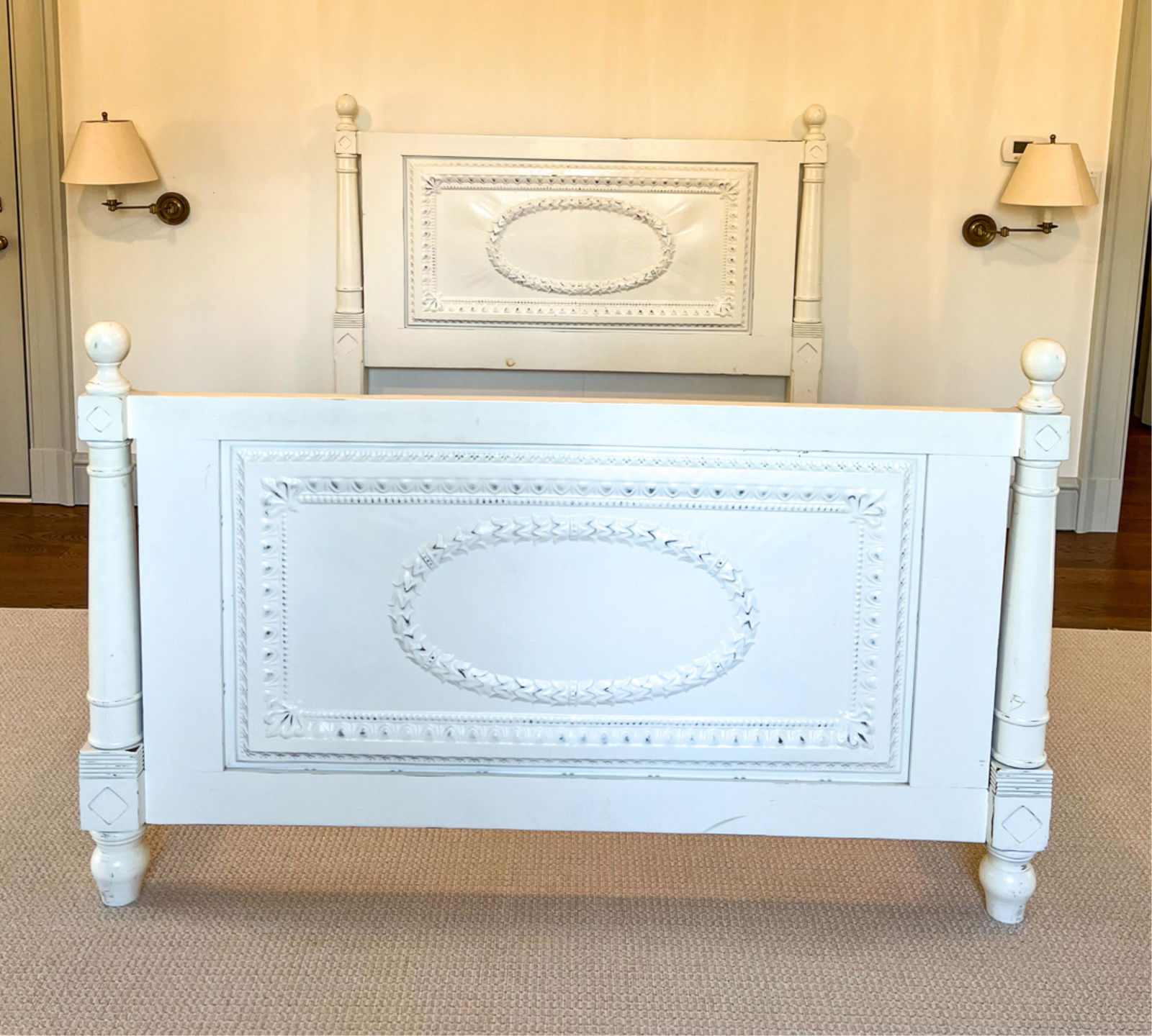 FRENCH COUNTRY WHITE PAINTED QUEEN BED FRAME (1 of 13)