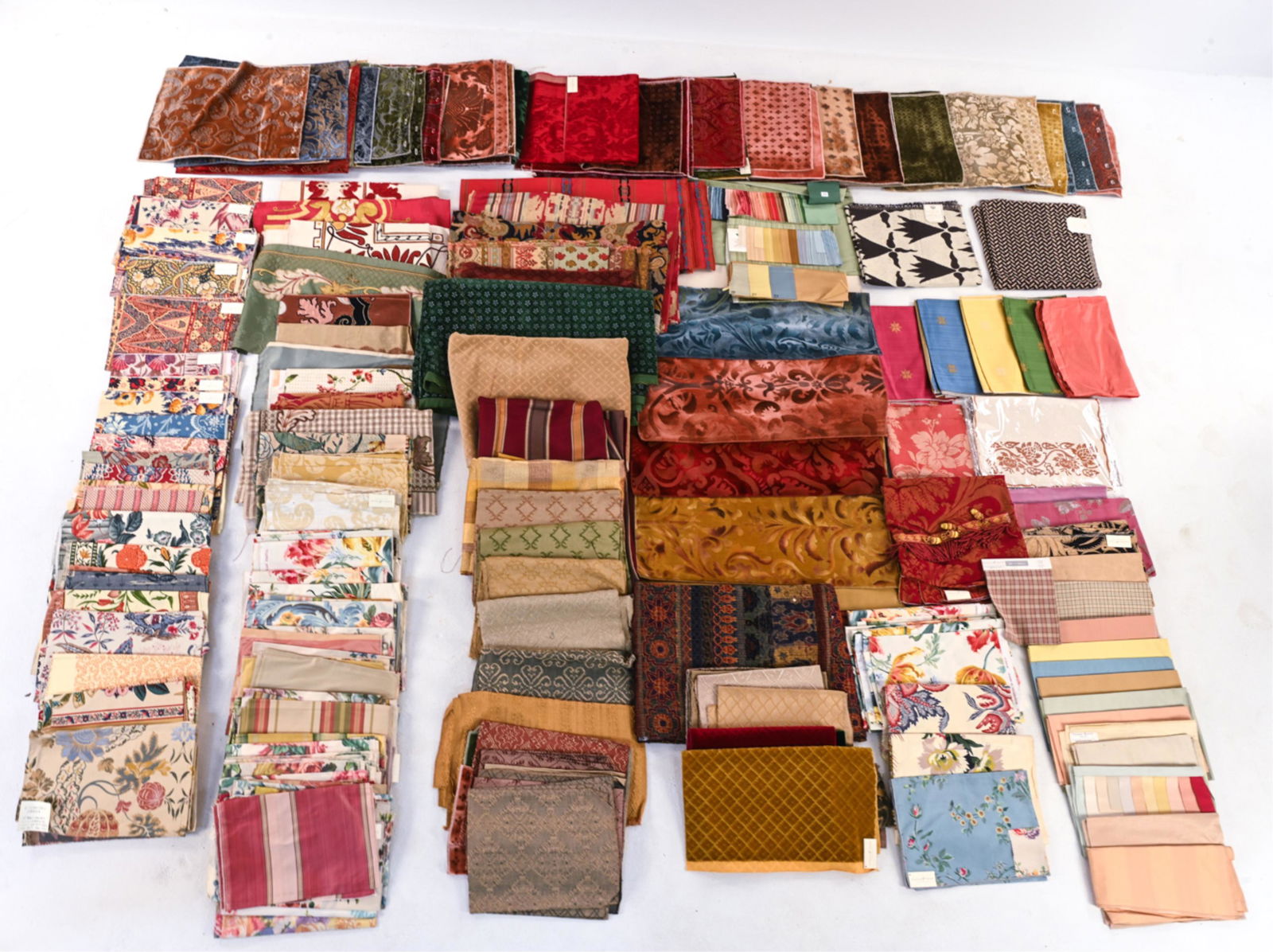 GROUPING OF DESIGNER FABRIC SAMPLES INCL. LELIEVRE (1 of 15)