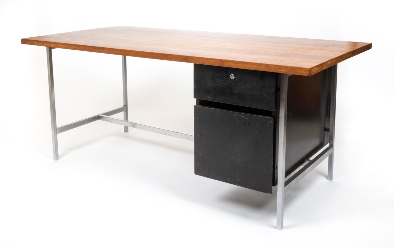 KNOLL INTERNATIONAL EXECUTIVE DESK (1 of 16)