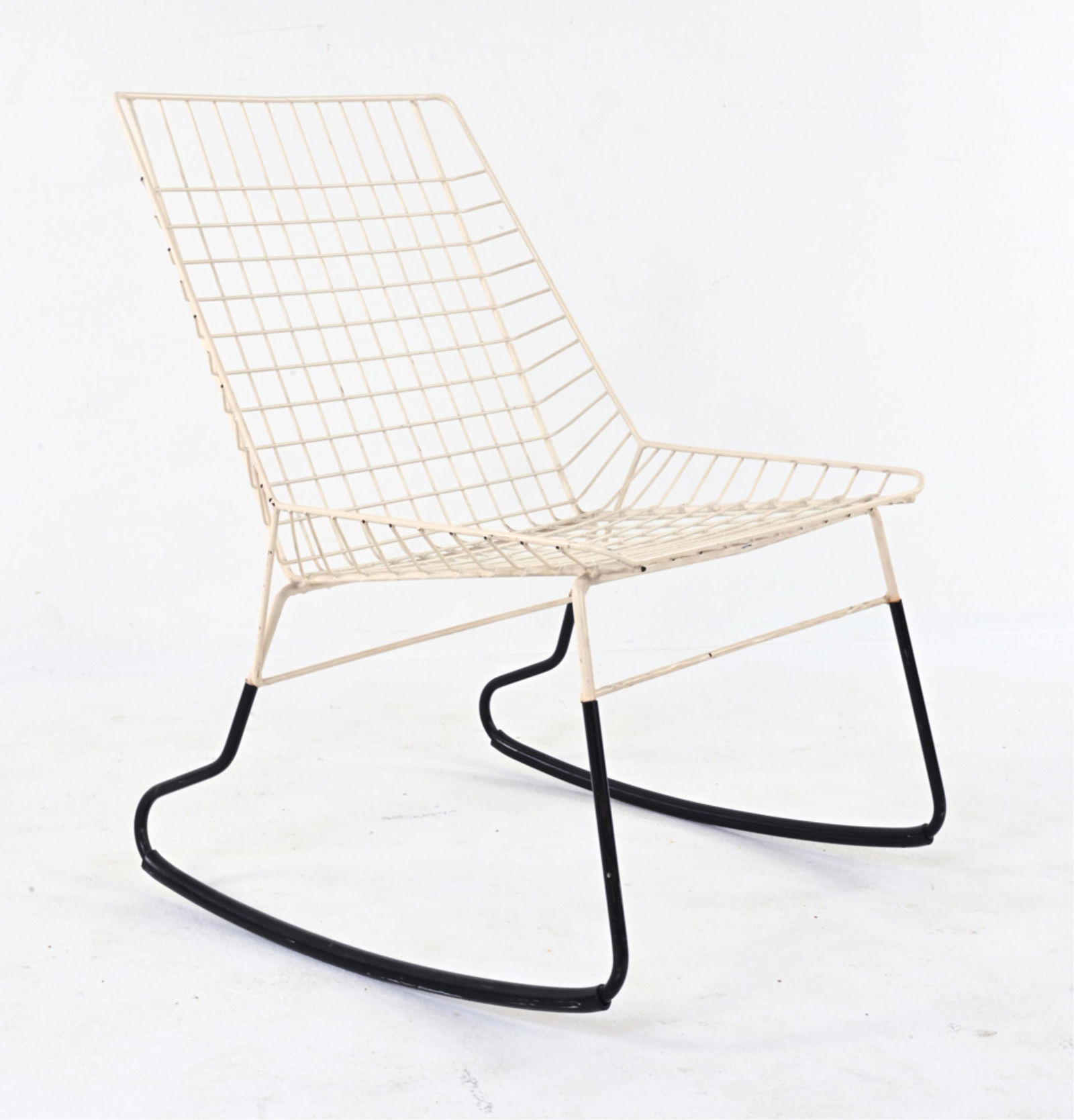 CEES BRAAKMAN FOR PASTOE FLAMINGO CHAIR: Dutch Modern "Flamingo" rocking chair in enameled metal wire, designed by Cees Braakman for Pastoe c. 1960's. Dimensions: H 29.75" x W 21.5" x D 24" x SH 17" Condition: A couple cracks and nicks to en