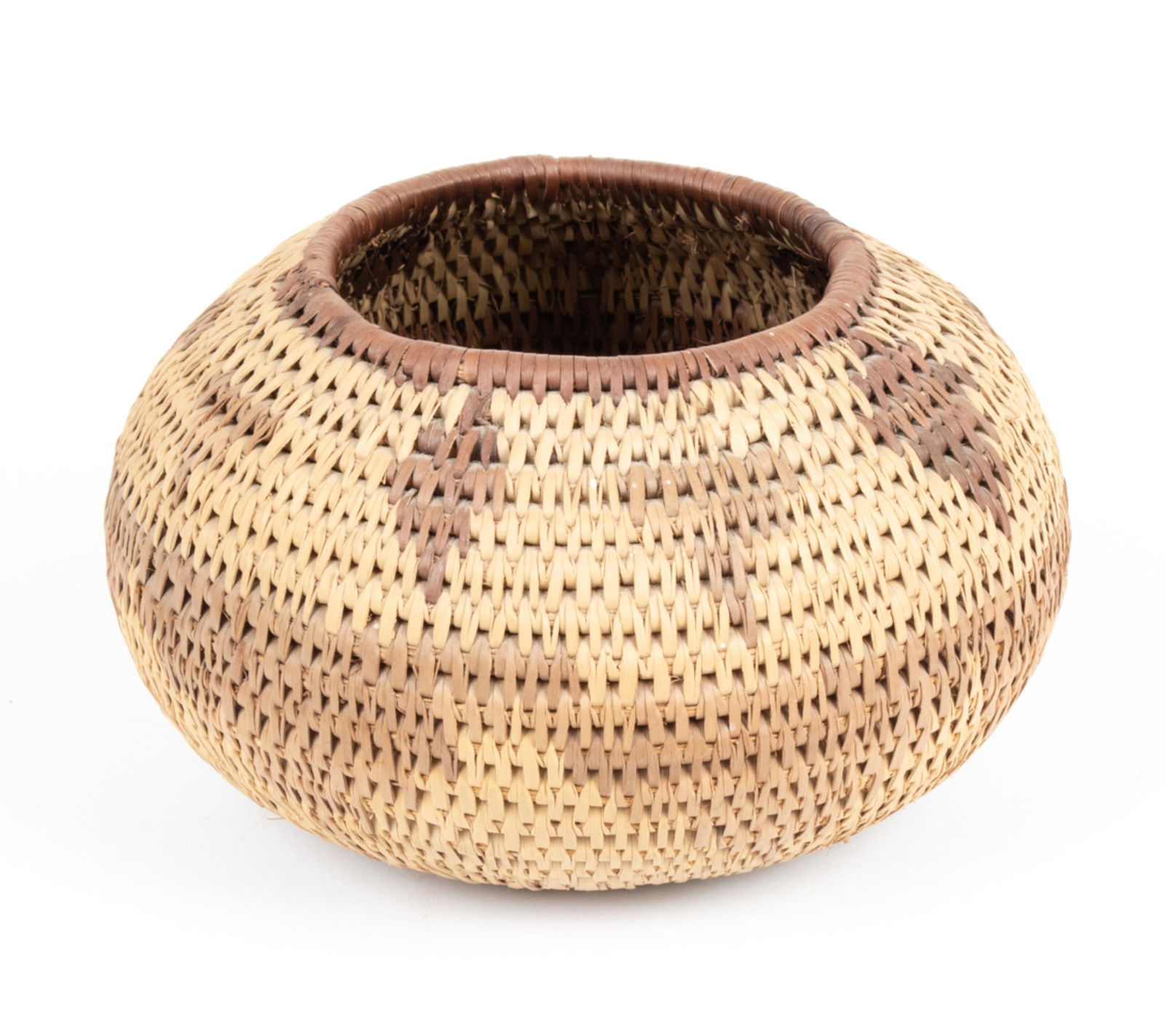 VINTAGE POMO WOVEN BASKET (1 of 9)