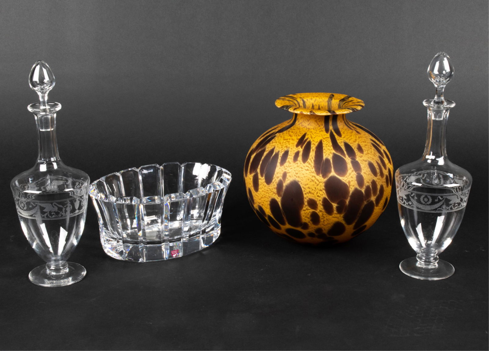 CRYSTAL & ART GLASS GROUPING INCL. BACCARAT (1 of 15)