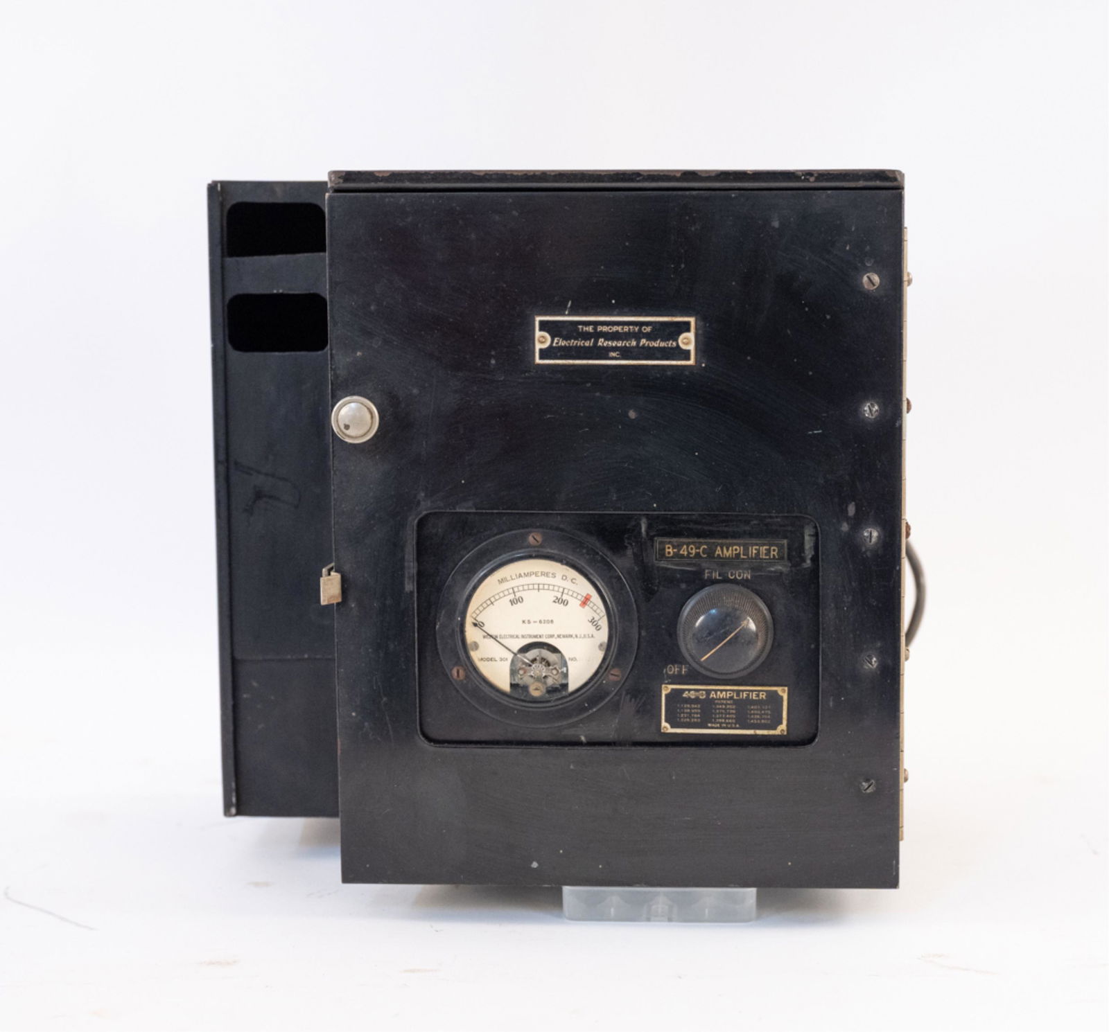 WESTERN ELECTRIC 49B AMPLIFIER IN CABINET (1 of 19)