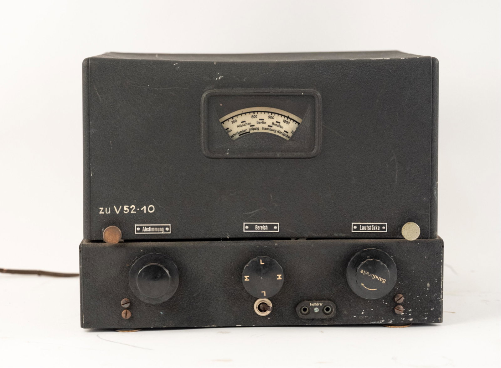 MID-CENTURY INDUSTRIAL GERMAN RADIO RECEIVER (1 of 18)