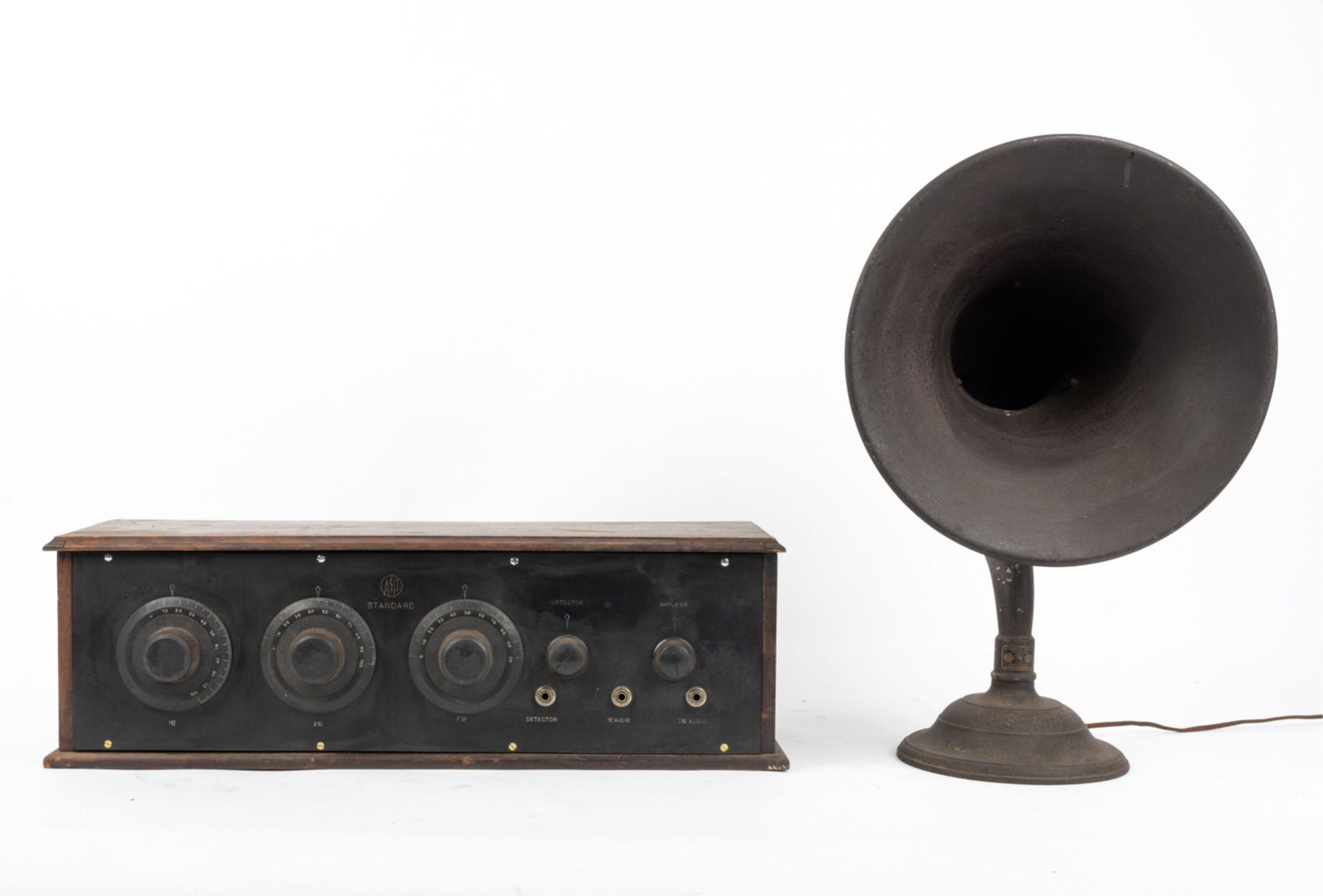 A&P "STANDARD" MODEL RADIO & ATWATER KENT SPEAKER (1 of 12)
