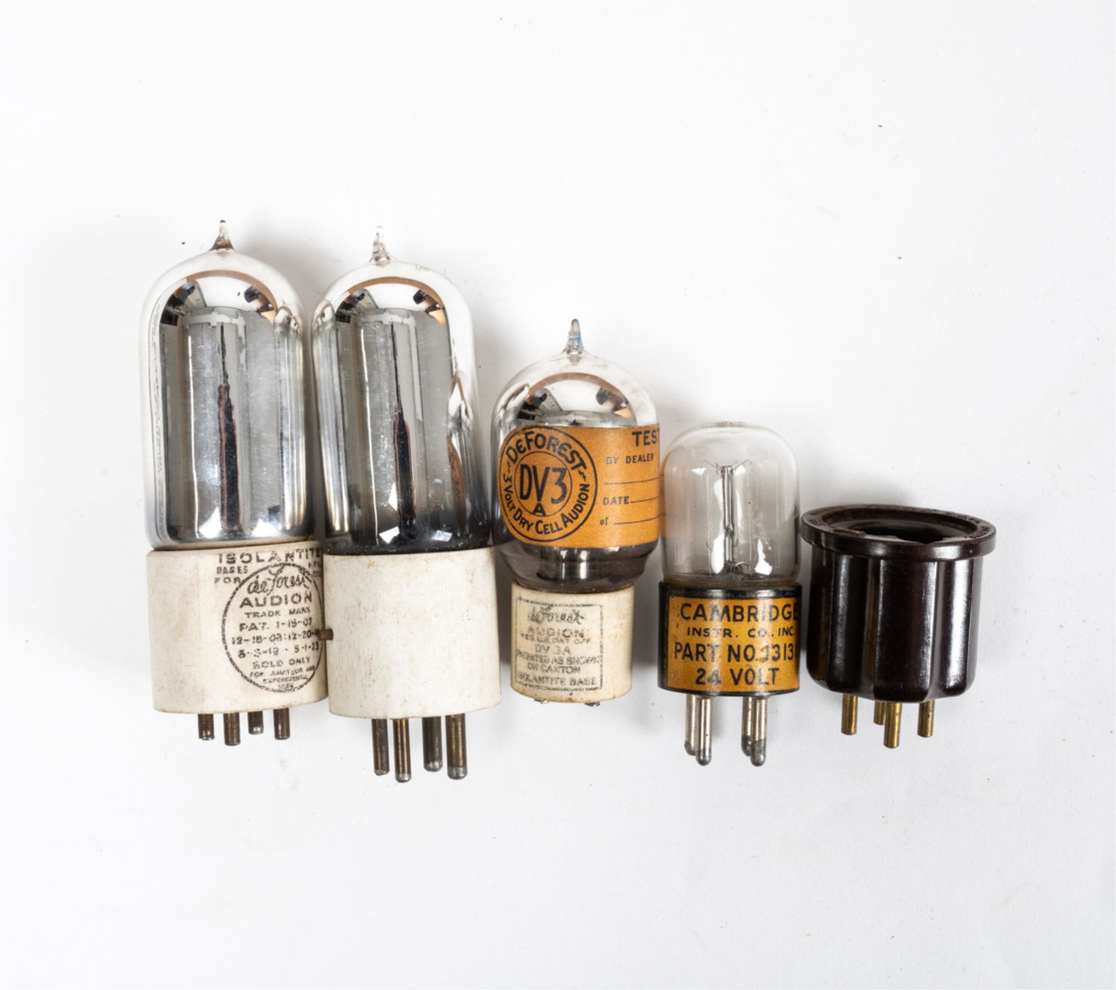 GROUPING OF (4) VERY EARLY TUBES INCL. DE FOREST (1 of 4)