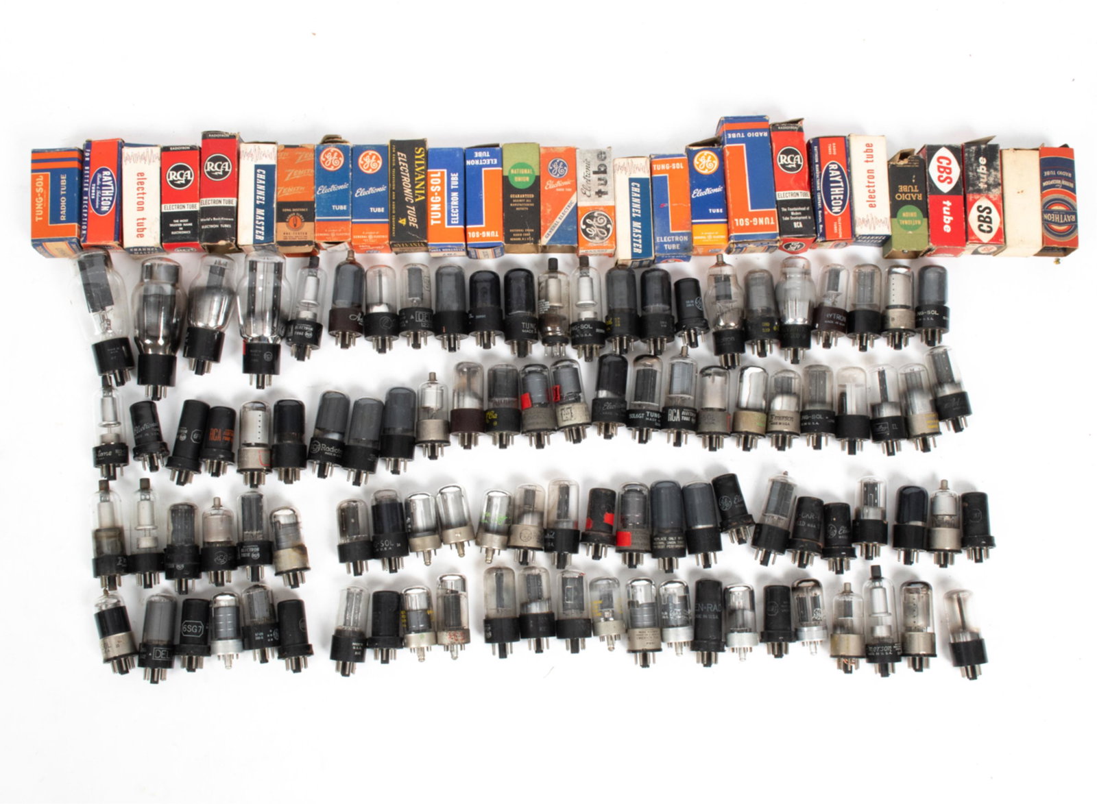 LARGE GROUPING OF MID-CENTURY TUBES, UNTESTED (1 of 12)