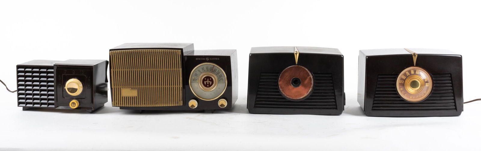(4) "ALL-AMERICAN FIVE" RADIOS INCL. RCA BAKELITE (1 of 19)