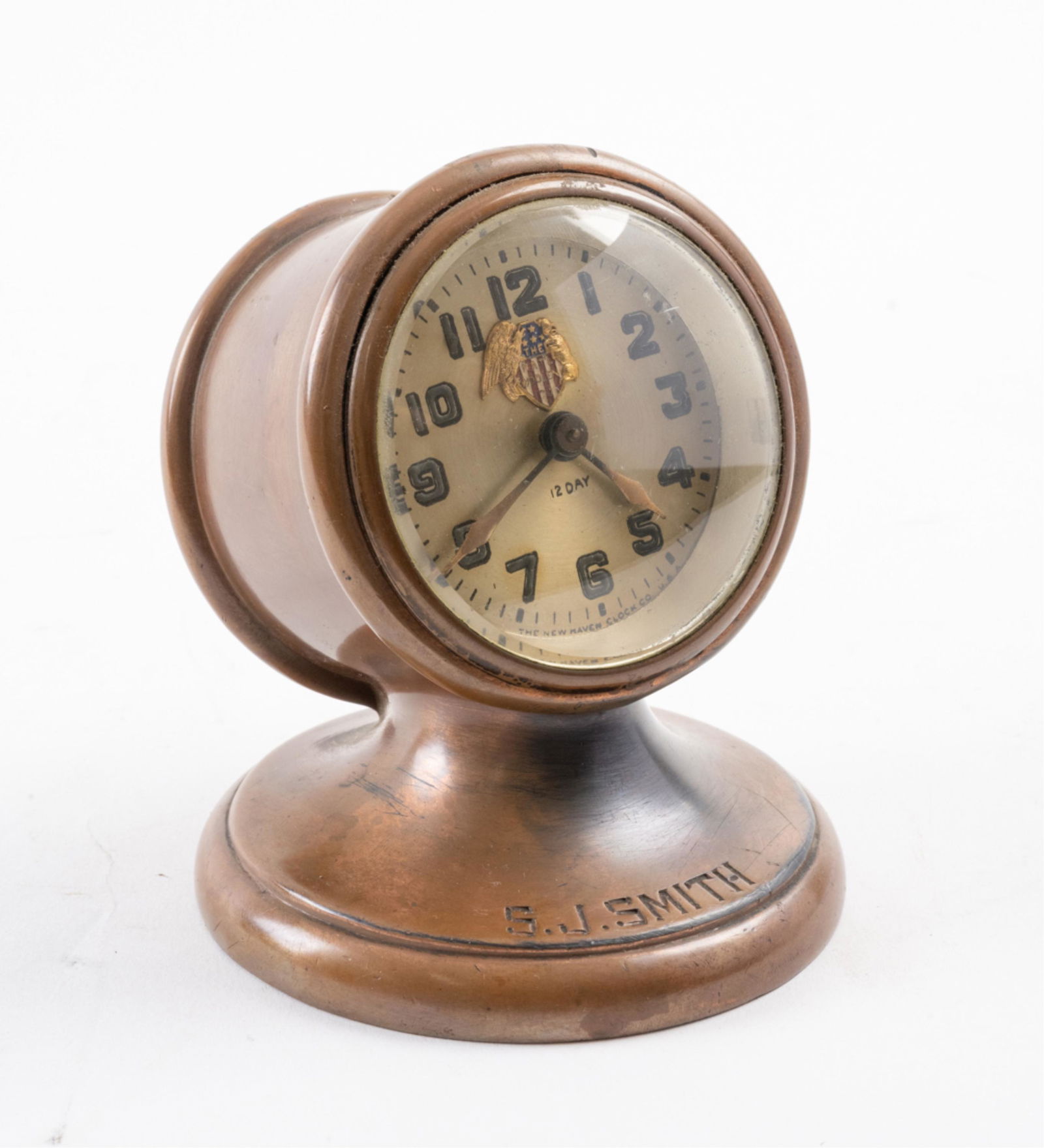 NEW HAVEN CLOCK CO. COPPER PRESENTATION DESK CLOCK (1 of 6)