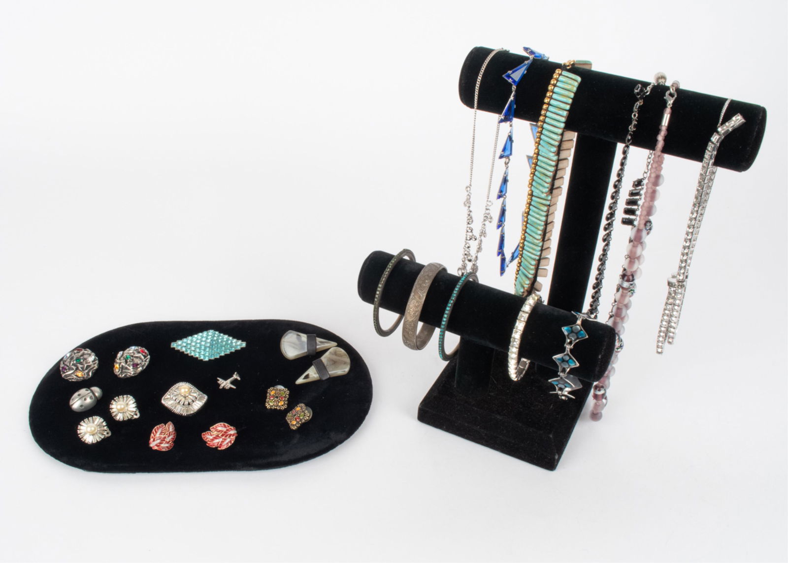 GROUP OF VINTAGE COSTUME JEWELRY INC. SCHIAPARELLI (1 of 20)
