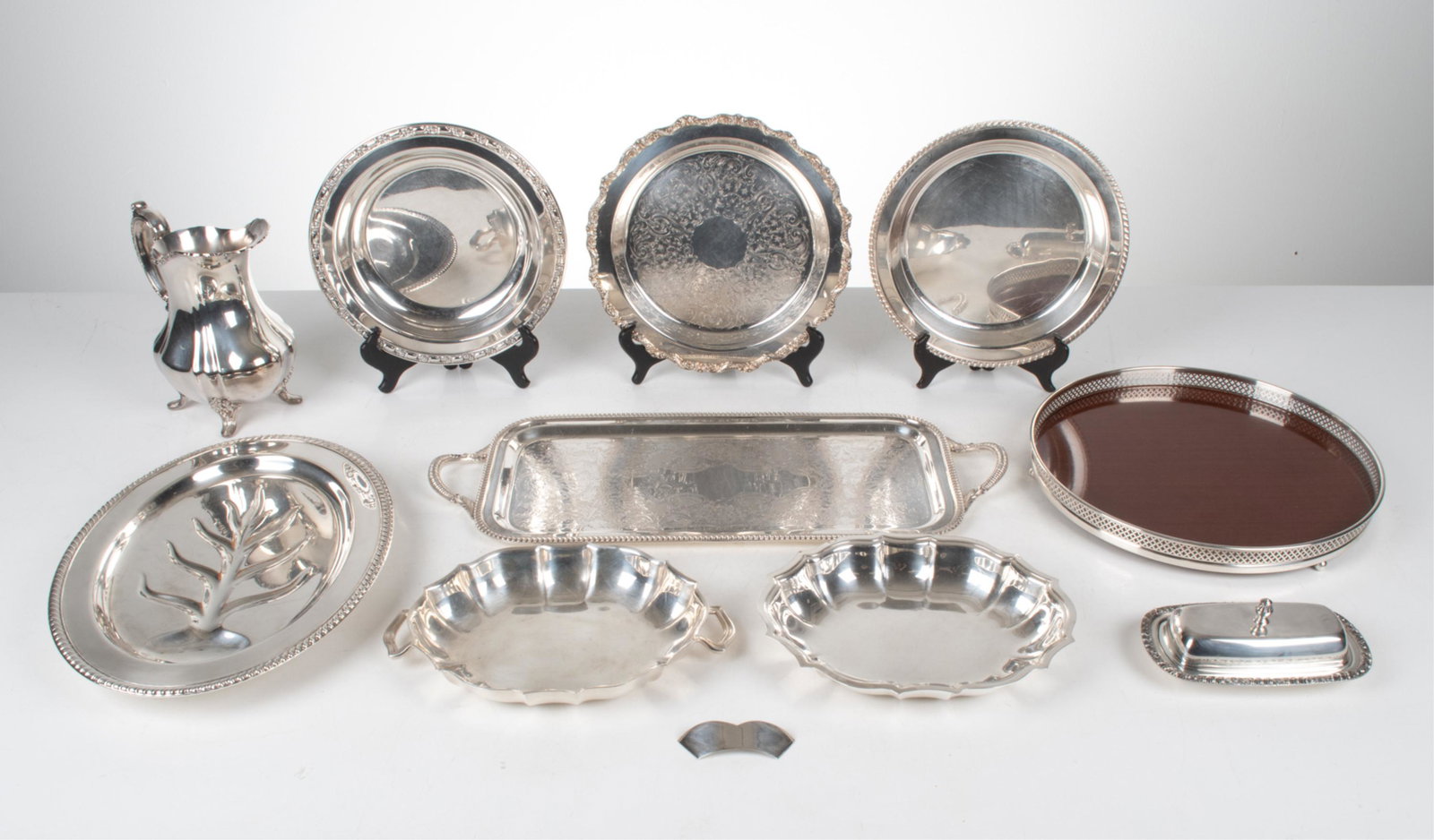 GROUPING OF SILVERPLATE TABLEWARE (1 of 20)