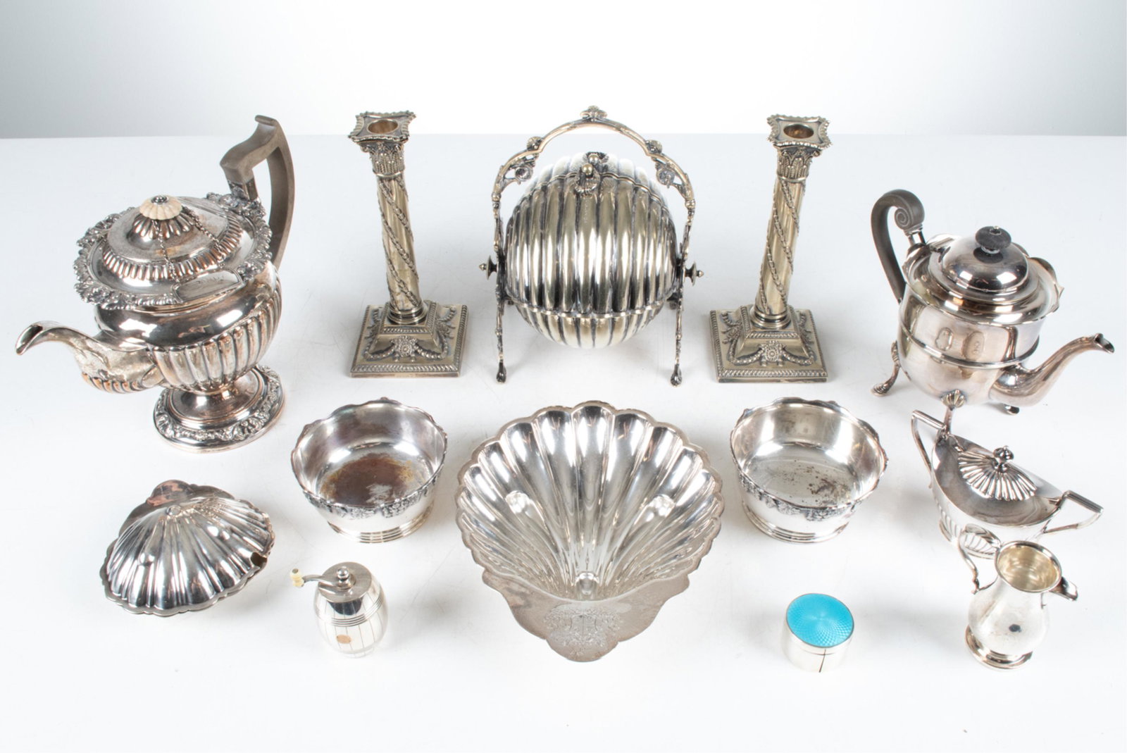 GROUPING OF SILVERPLATE (1 of 20)