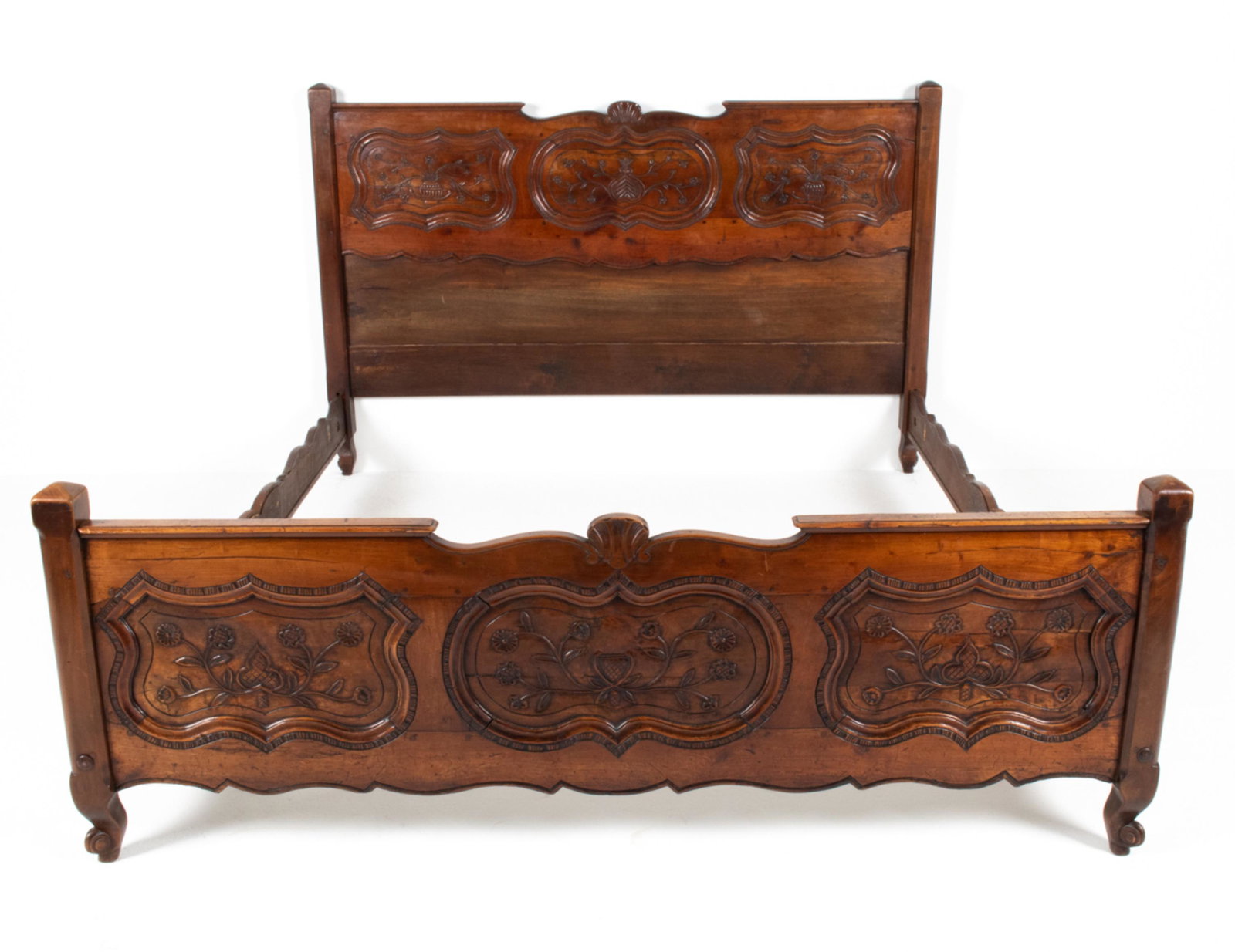 ANTIQUE FRENCH PROVINCIAL HAND-CARVED QUEEN BED (1 of 18)
