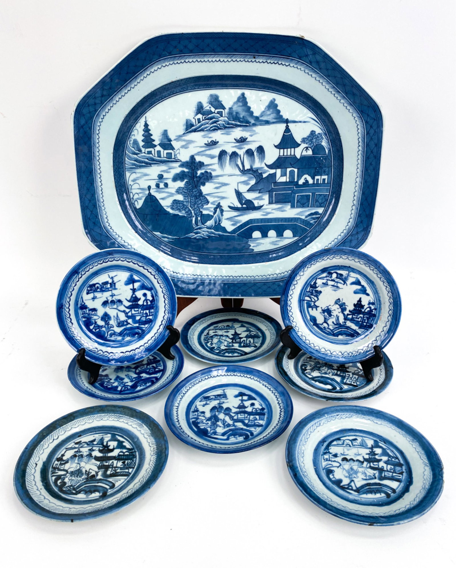 (9) CHINESE EXPORT BLUE & WHITE GROUPING (1 of 12)