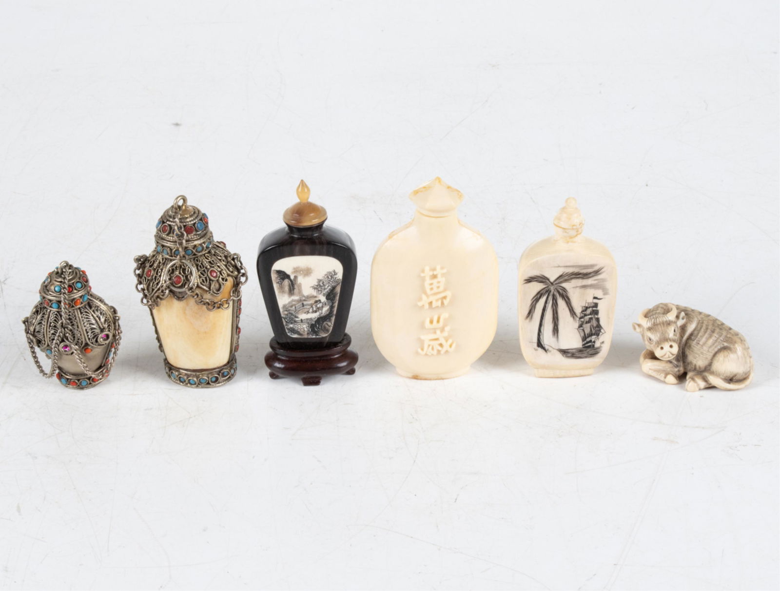 GROUPING OF ANTIQUE CHINESE SNUFF BOTTLES ETC. (1 of 18)