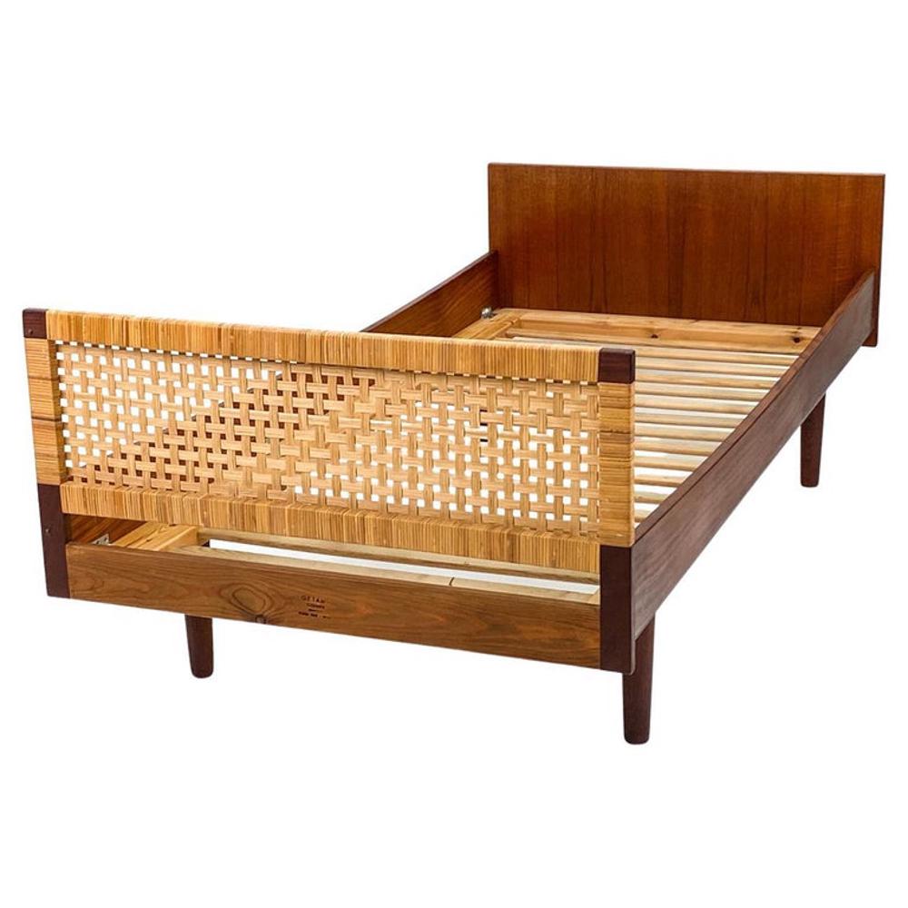 HANS WEGNER FOR GETAMA TEAK & CANED DAYBED (1 of 11)