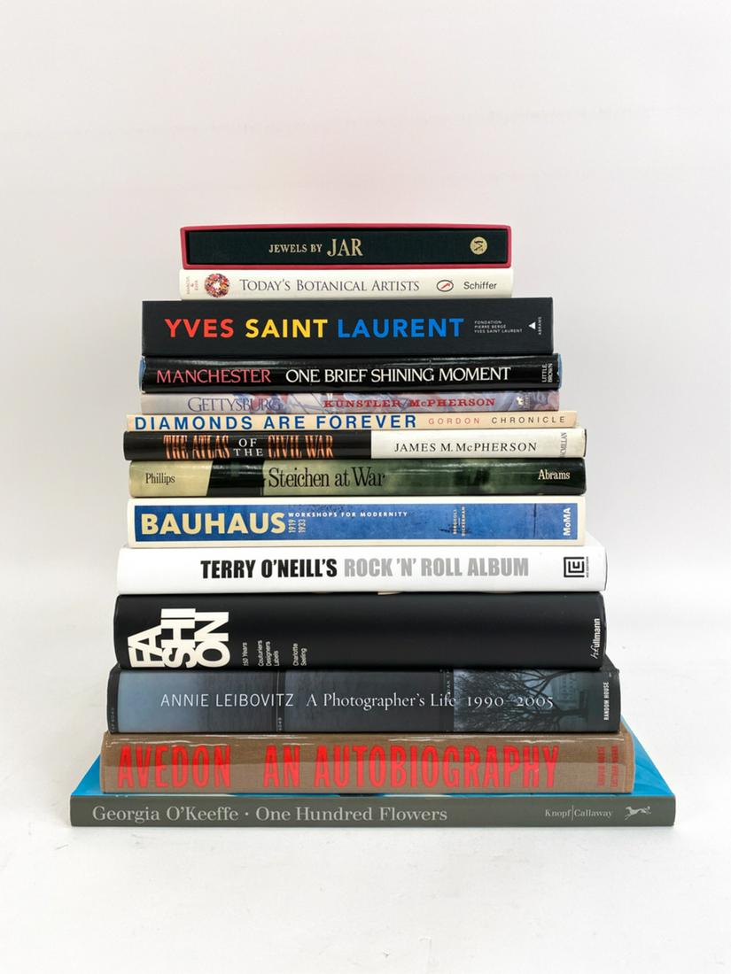 GROUPING COFFEE TABLE BOOKS INCL. ART, PHOTOGRAPHY (1 of 12)