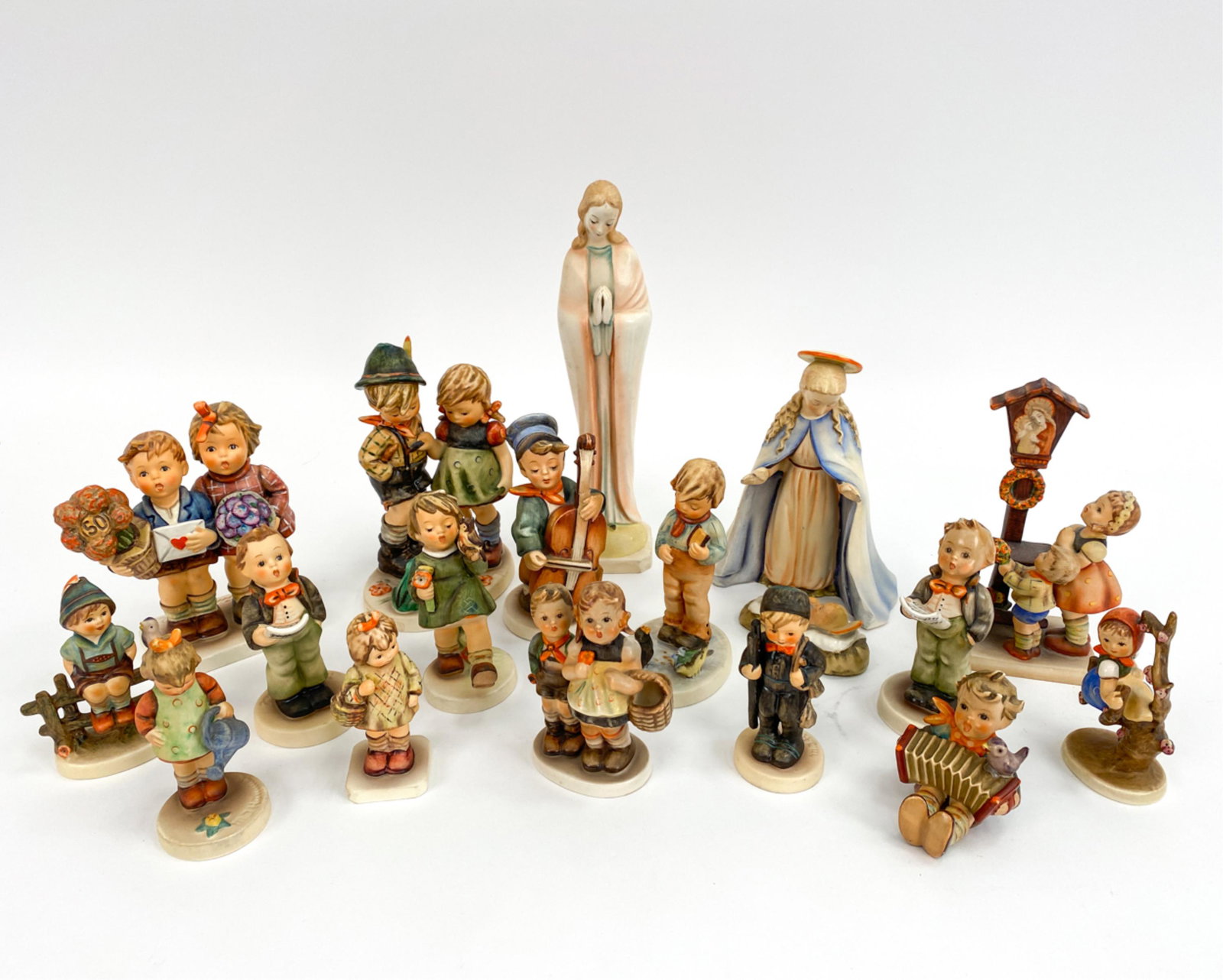 LARGE GROUPING OF HUMMELS (1 of 15)