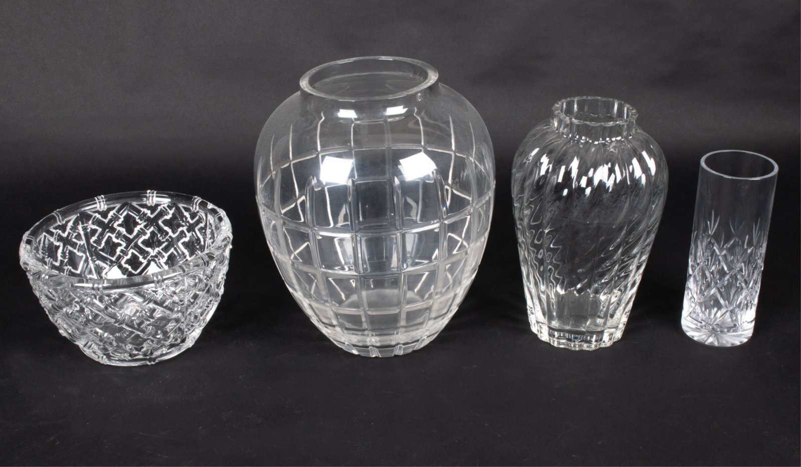 TIFFANY & CO. CRYSTAL DECORATIVE TABLEWARE (1 of 8)