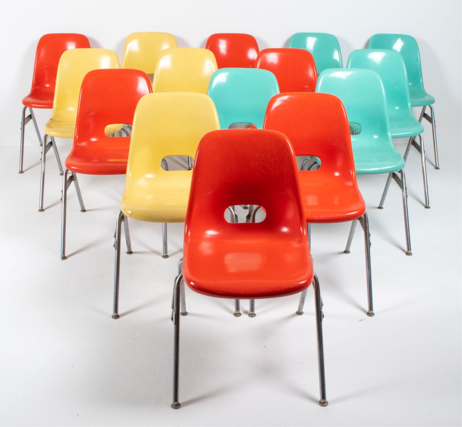 (15) MID-CENTURY KRUEGER FIBERGLASS CHILD'S CHAIRS (1 of 12)