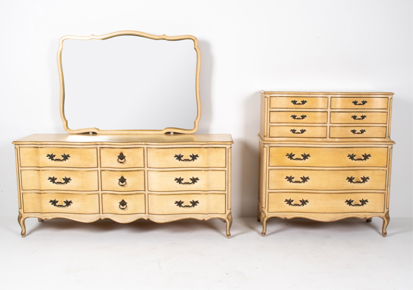 (2) HENREDON FRENCH PROVINCIAL STYLE DRESSER SUITE (1 of 11)