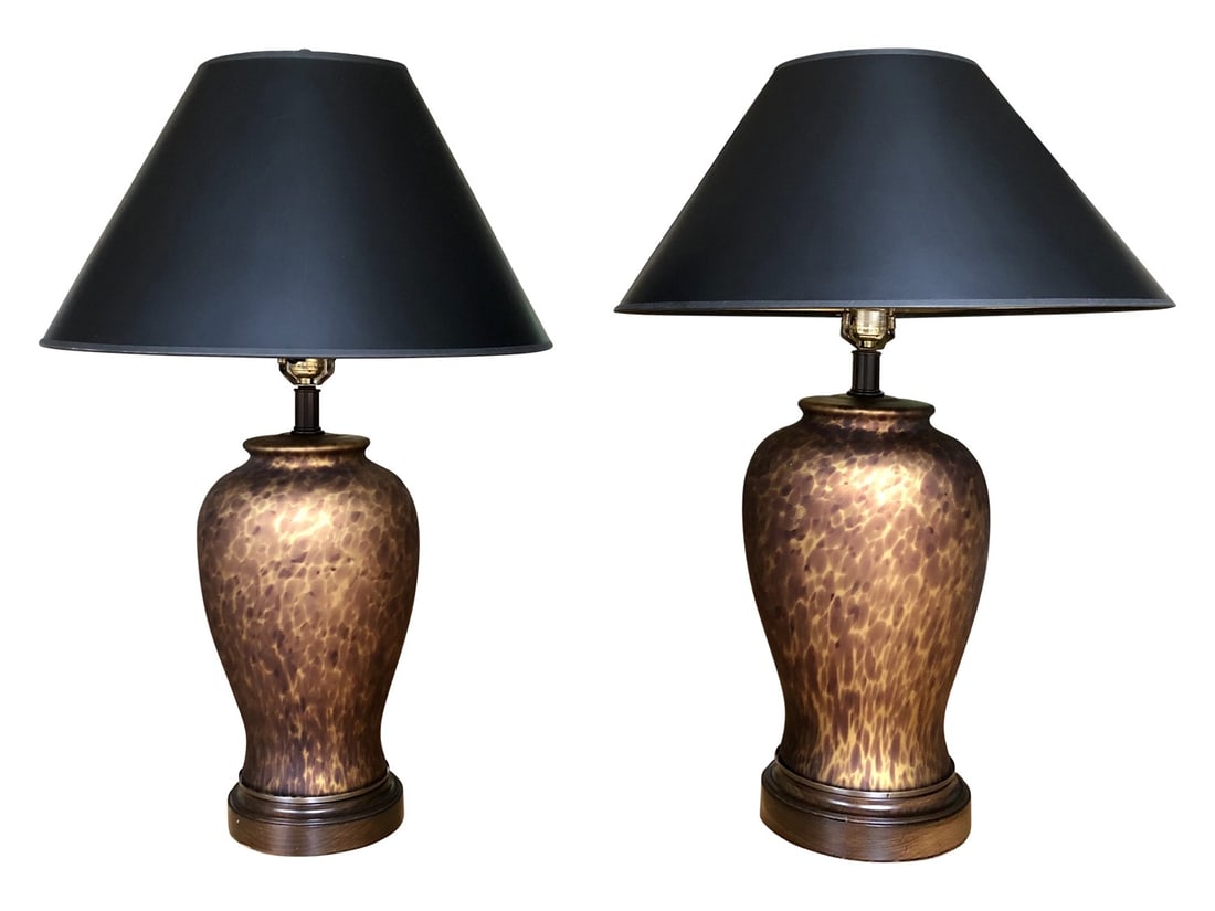 PAIR OF TORTOISE PATTERN LAMPS W/ SHADES (1 of 4)