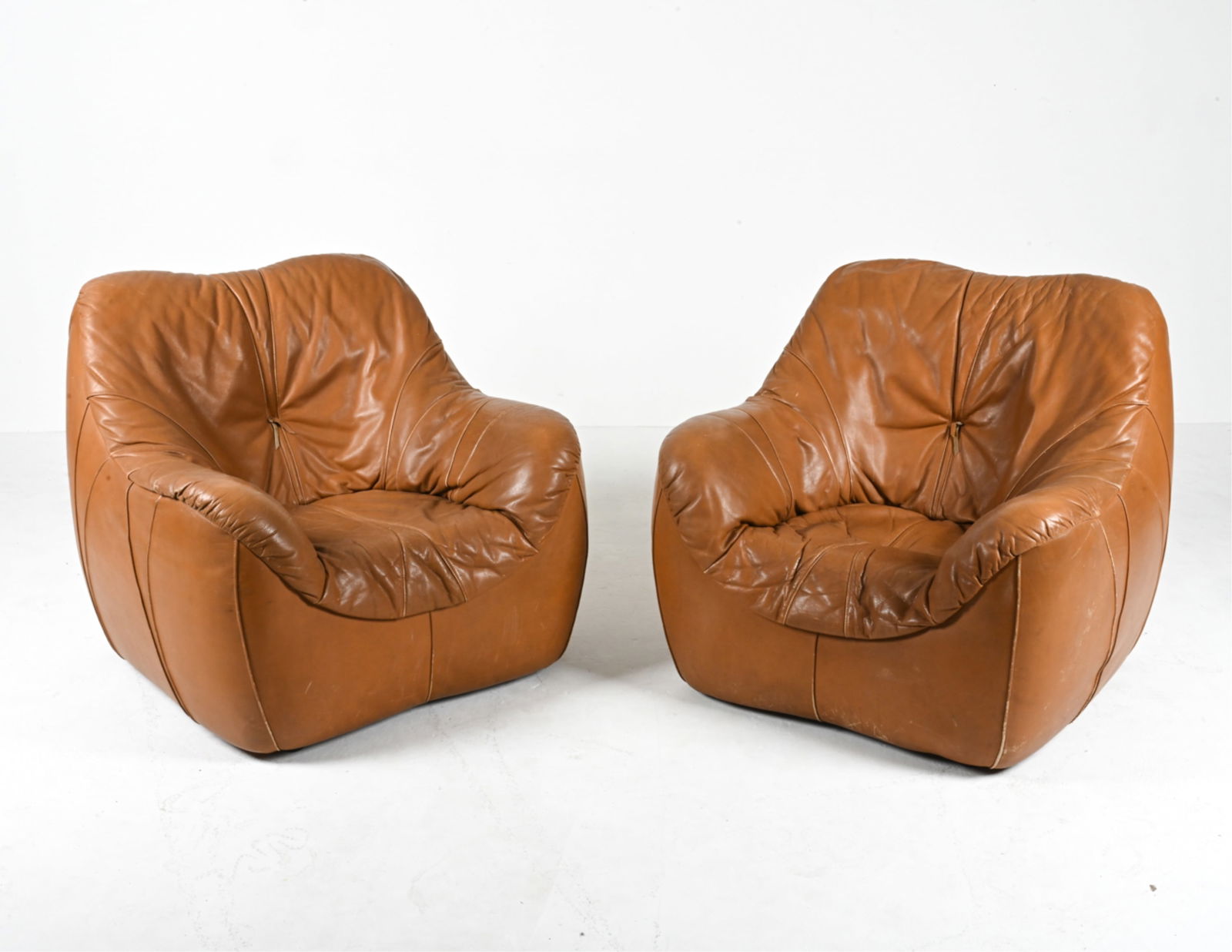 PAIR OF DUTCH LEATHER LOUNGE CHAIRS, C. 1970'S (1 of 10)